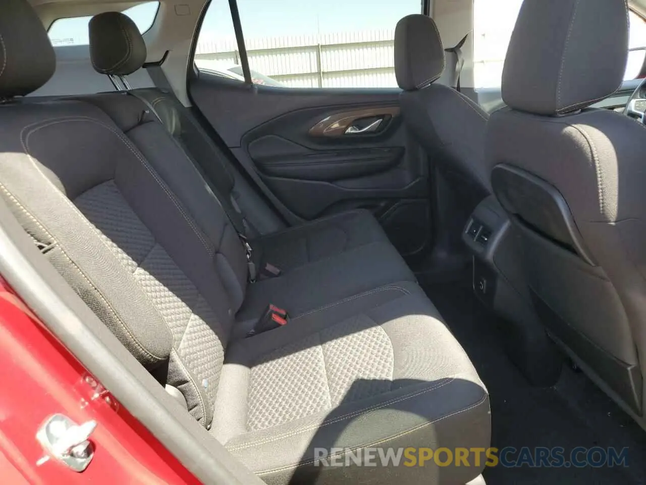 11 Photograph of a damaged car 3GKALMEV0ML314123 GMC TERRAIN 2021