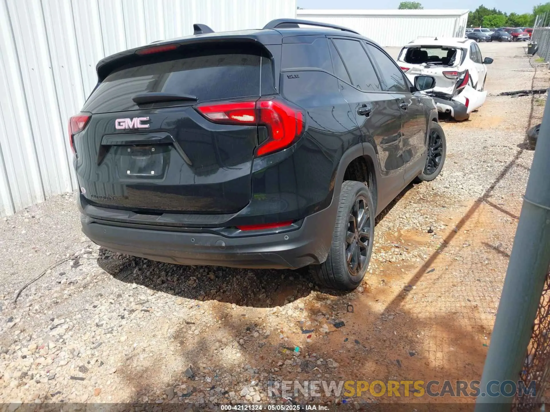 4 Photograph of a damaged car 3GKALMEV1ML307942 GMC TERRAIN 2021