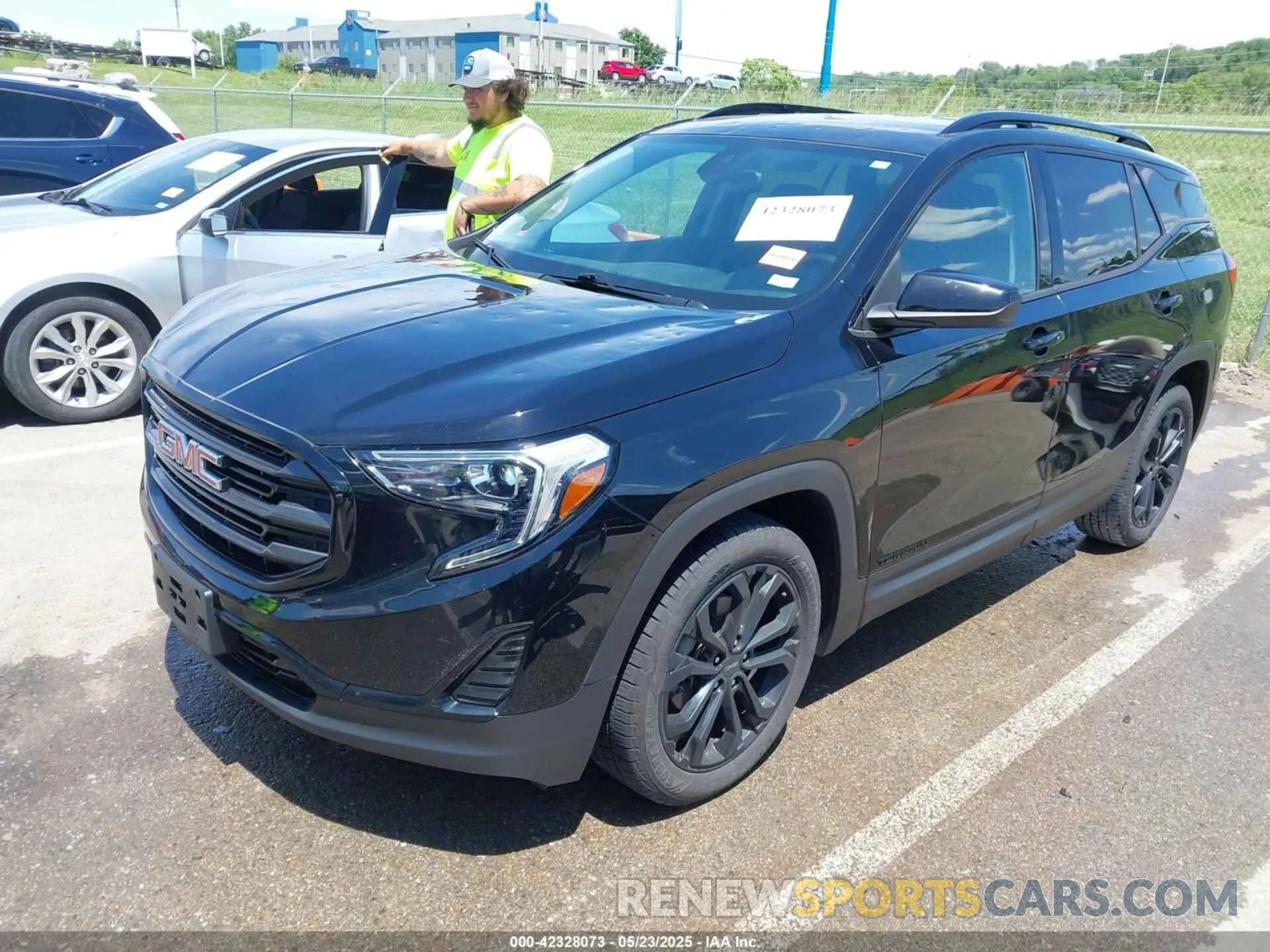 2 Photograph of a damaged car 3GKALMEV2ML339430 GMC TERRAIN 2021