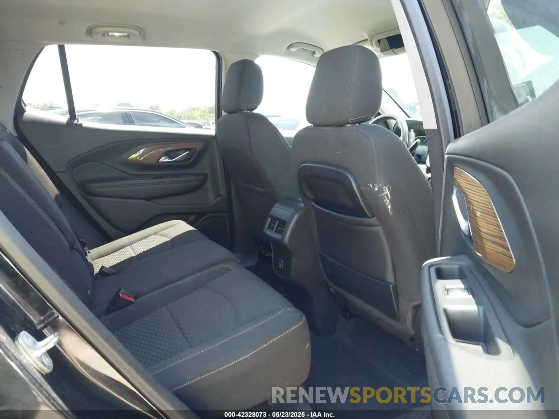 8 Photograph of a damaged car 3GKALMEV2ML339430 GMC TERRAIN 2021