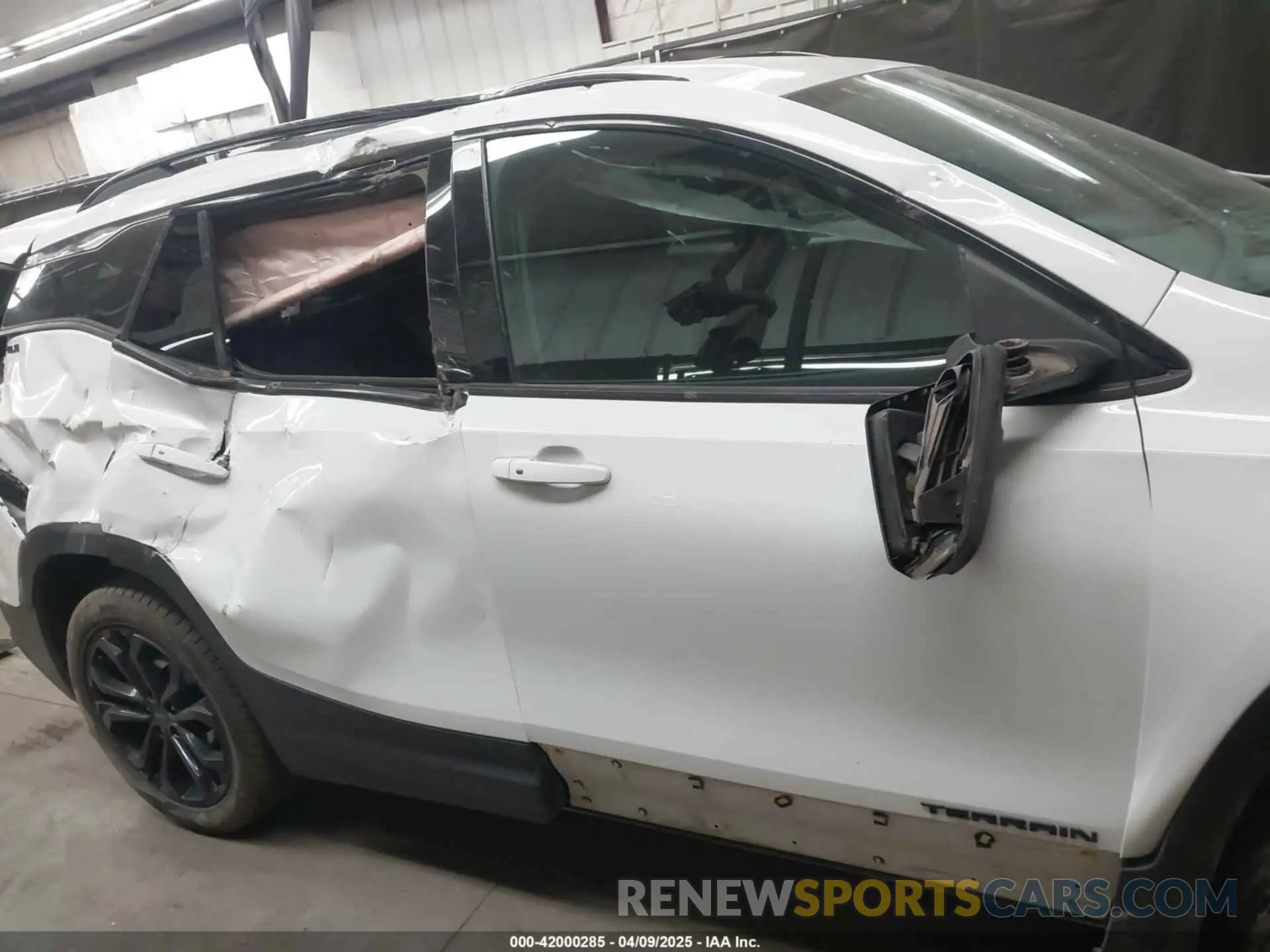 12 Photograph of a damaged car 3GKALMEV2ML396873 GMC TERRAIN 2021