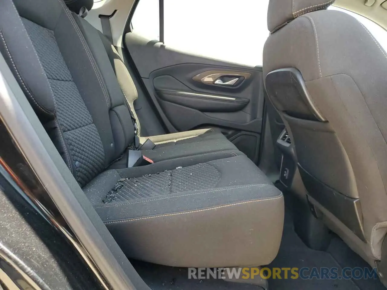 11 Photograph of a damaged car 3GKALMEV4ML396941 GMC TERRAIN 2021