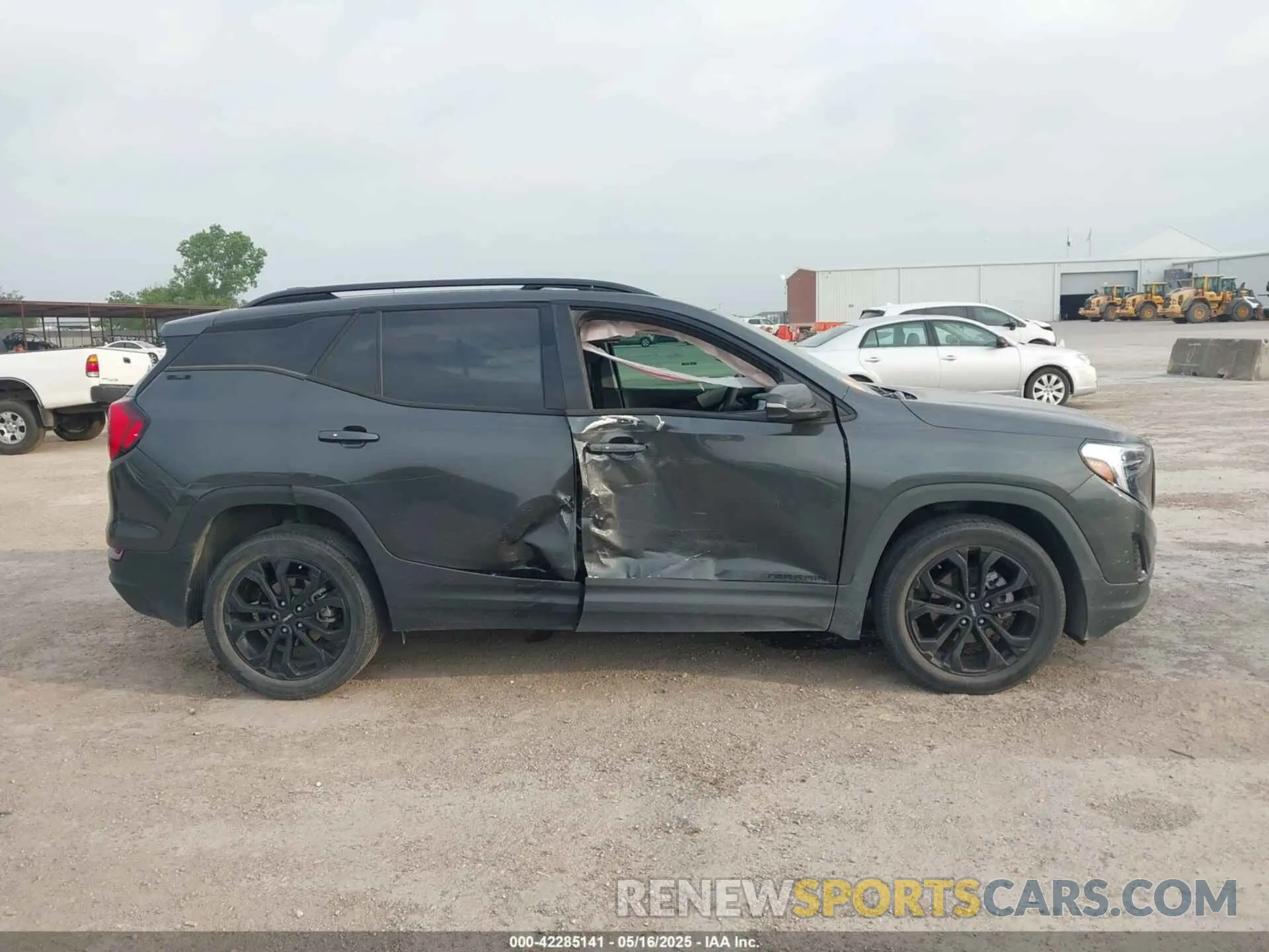 13 Photograph of a damaged car 3GKALMEV5ML351247 GMC TERRAIN 2021