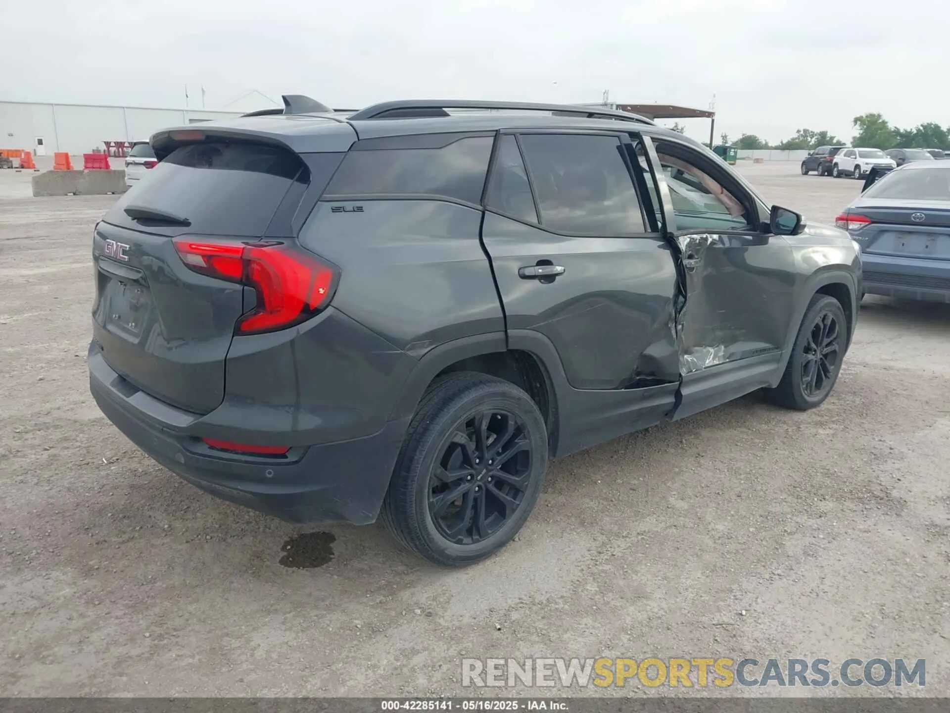 4 Photograph of a damaged car 3GKALMEV5ML351247 GMC TERRAIN 2021