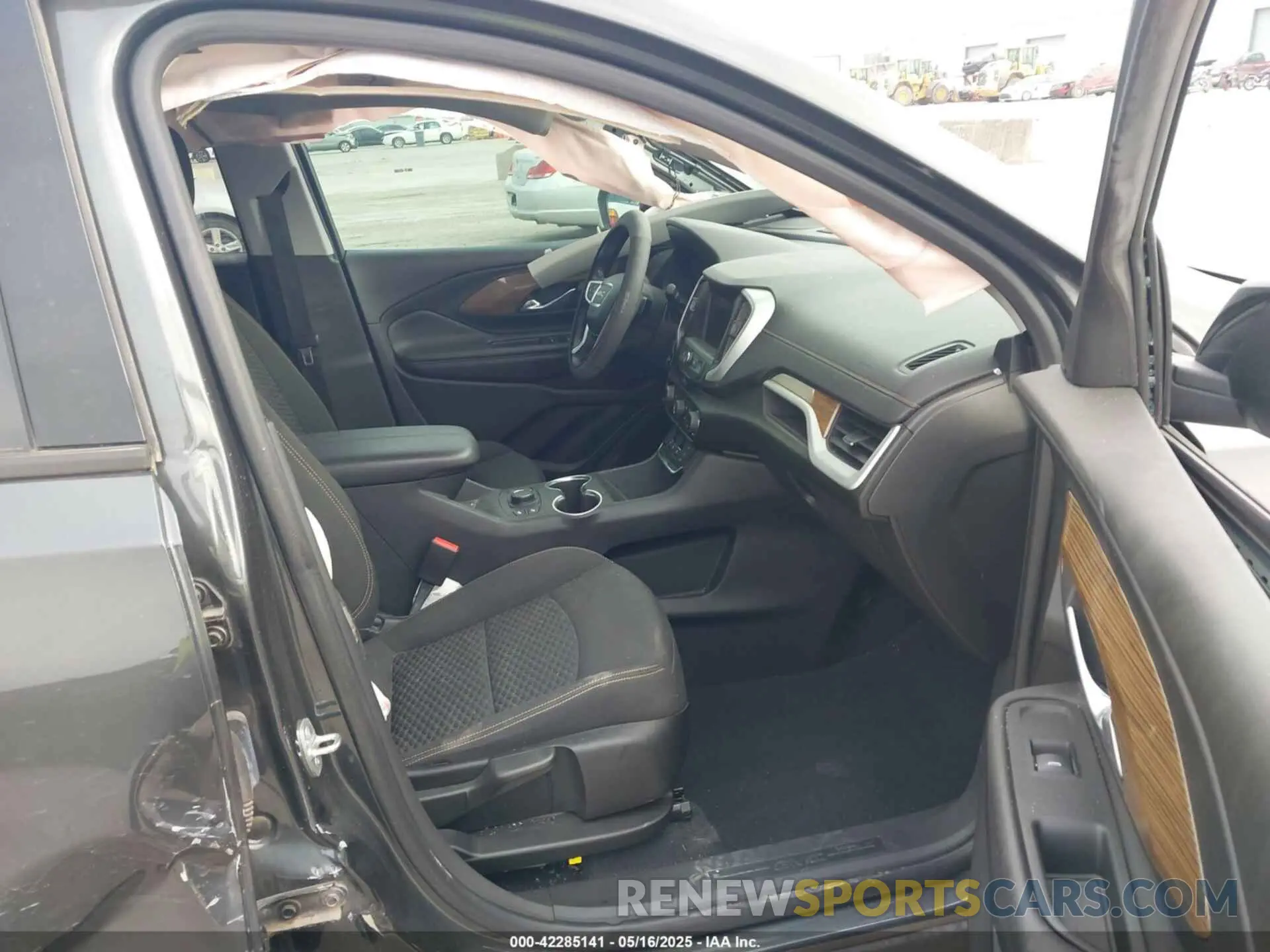 5 Photograph of a damaged car 3GKALMEV5ML351247 GMC TERRAIN 2021