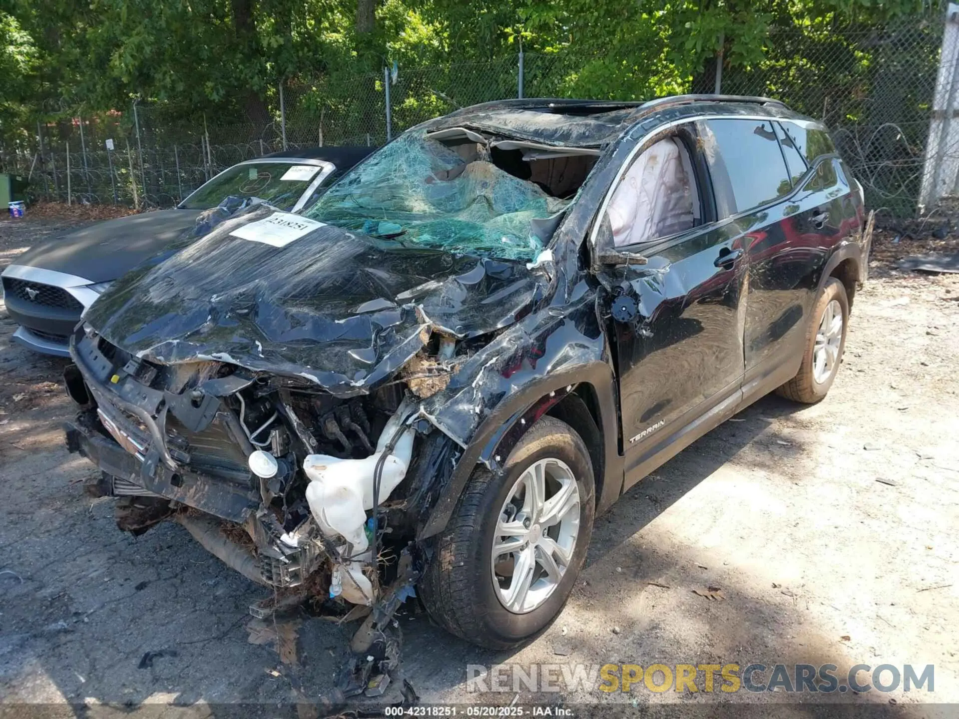 2 Photograph of a damaged car 3GKALMEV5ML397905 GMC TERRAIN 2021