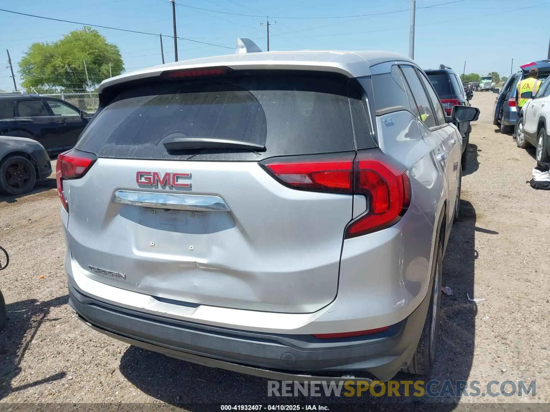 4 Photograph of a damaged car 3GKALMEV6ML331458 GMC TERRAIN 2021