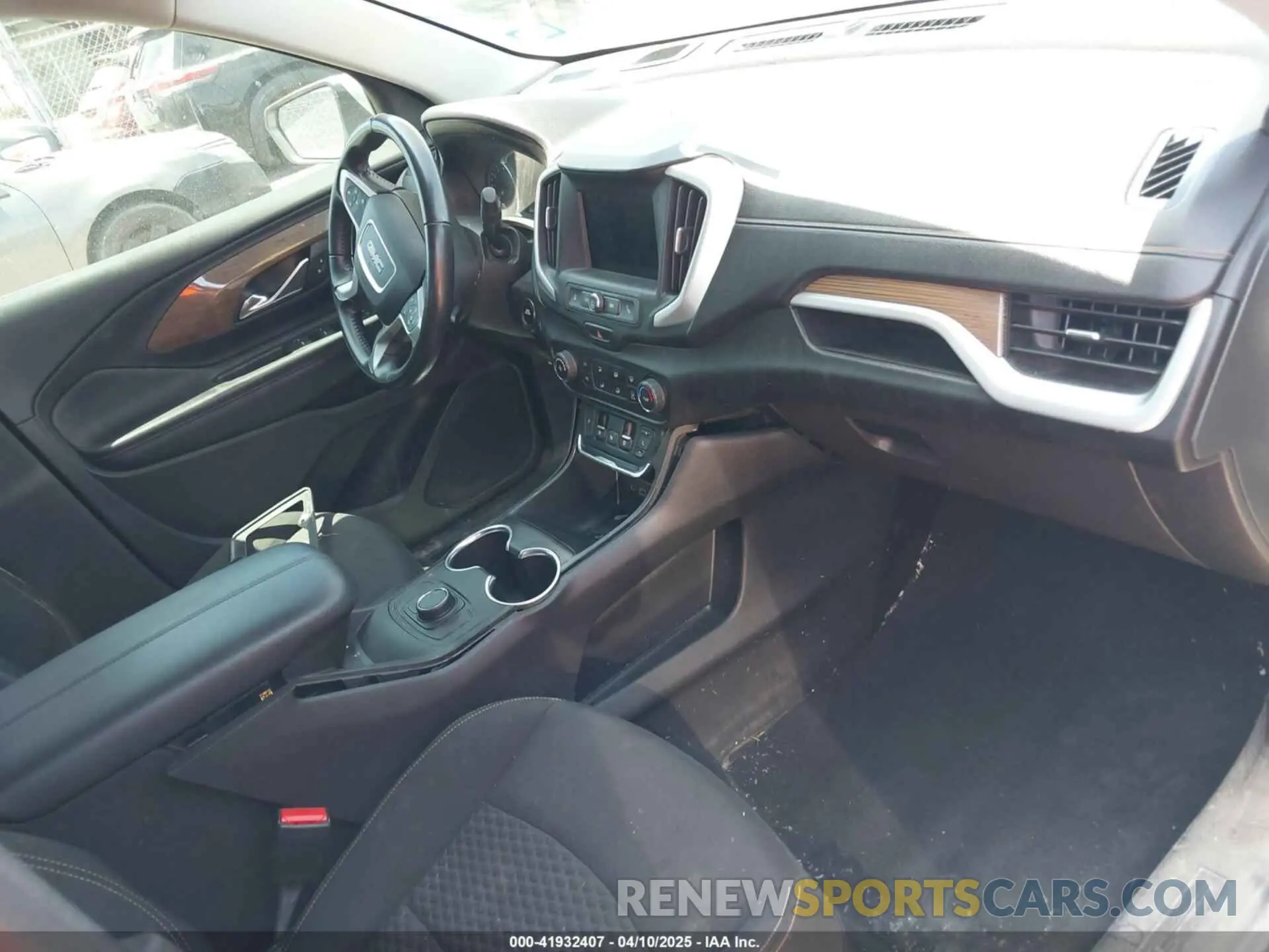 5 Photograph of a damaged car 3GKALMEV6ML331458 GMC TERRAIN 2021