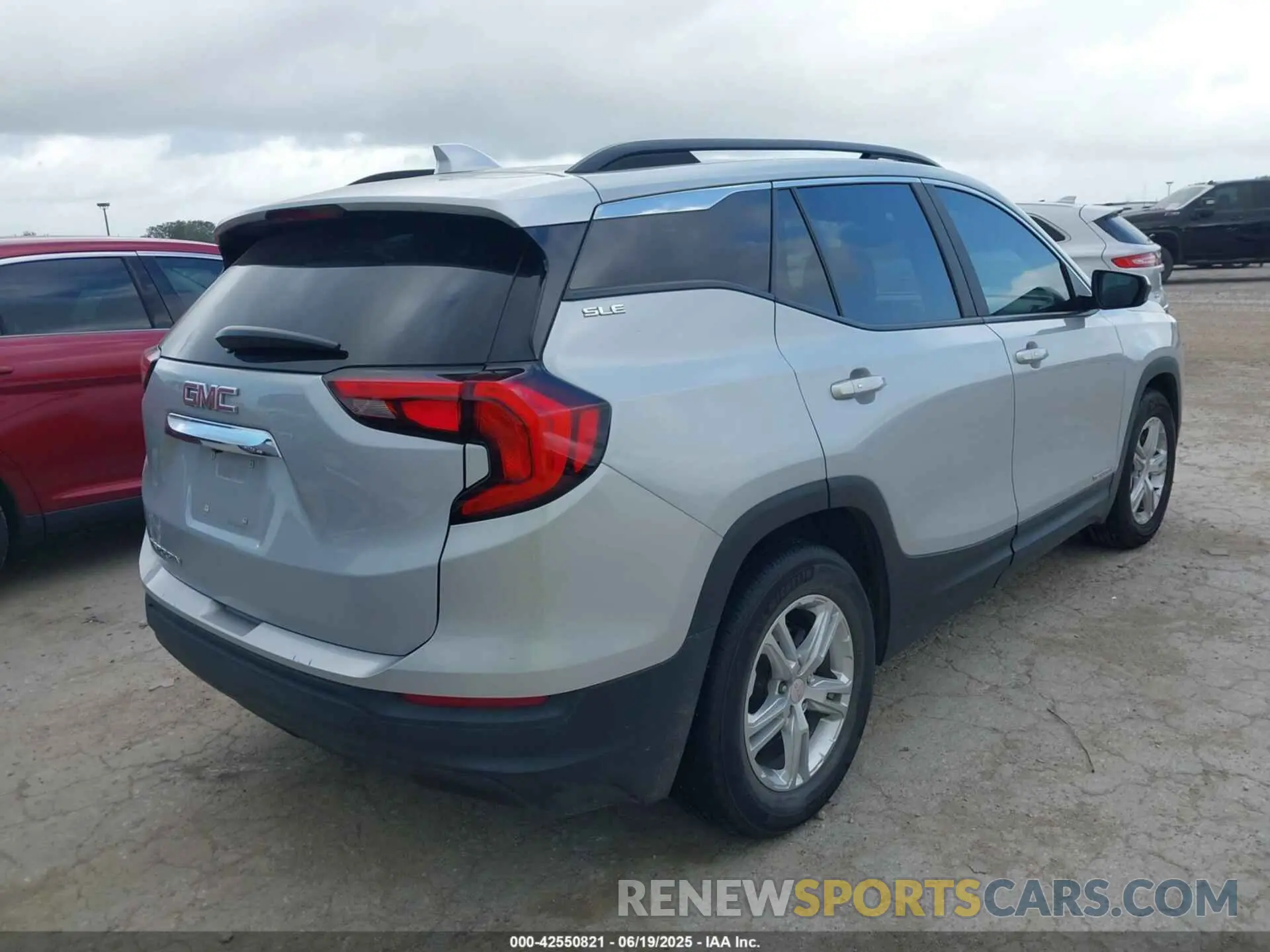 4 Photograph of a damaged car 3GKALMEV6ML335106 GMC TERRAIN 2021