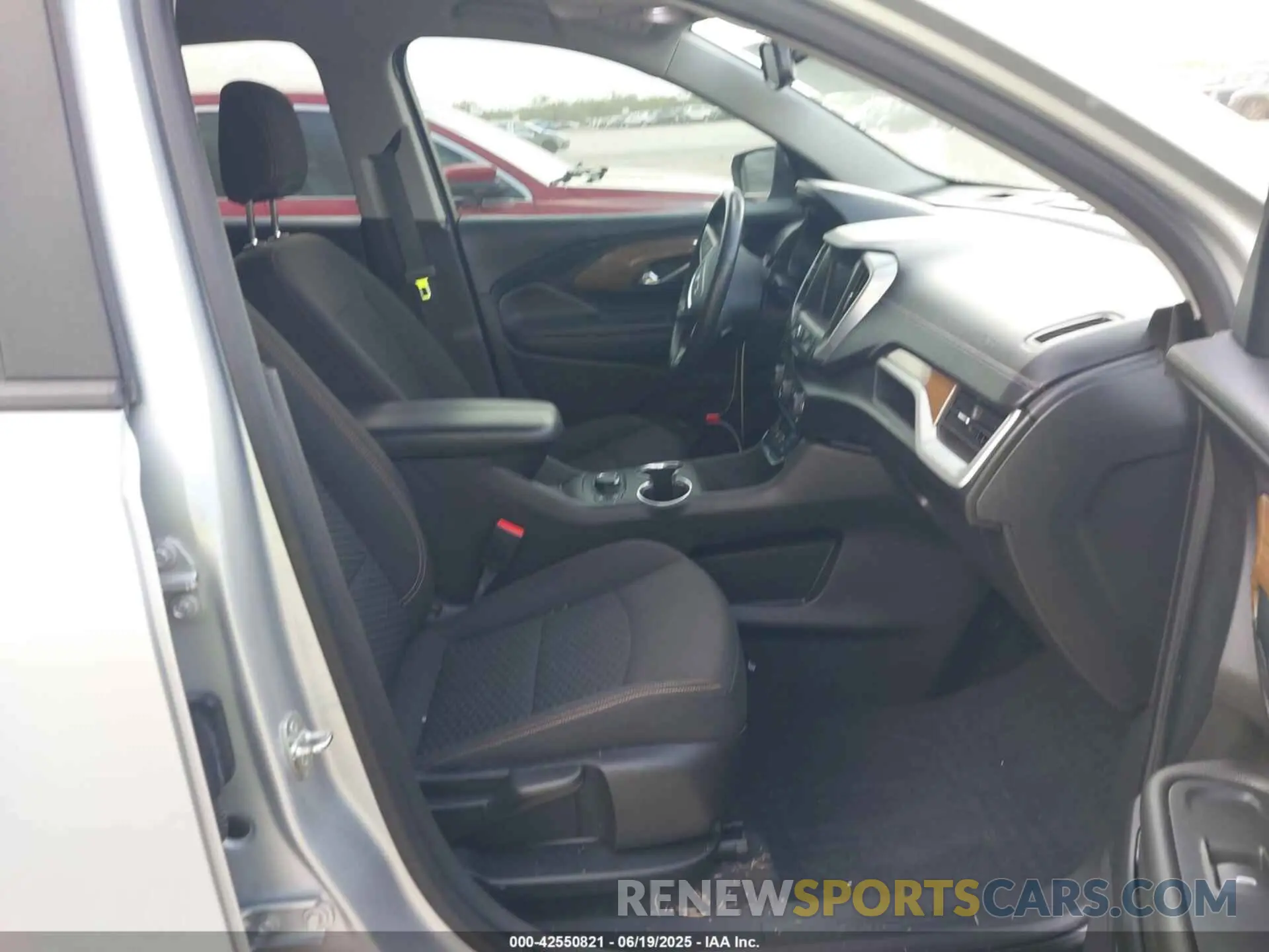 5 Photograph of a damaged car 3GKALMEV6ML335106 GMC TERRAIN 2021