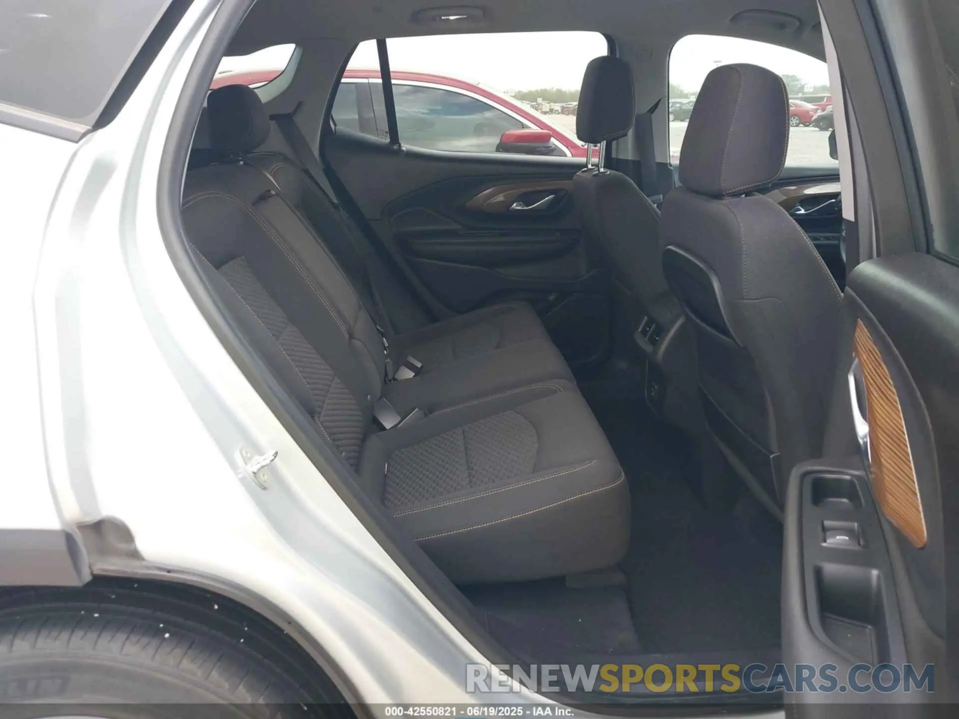 8 Photograph of a damaged car 3GKALMEV6ML335106 GMC TERRAIN 2021