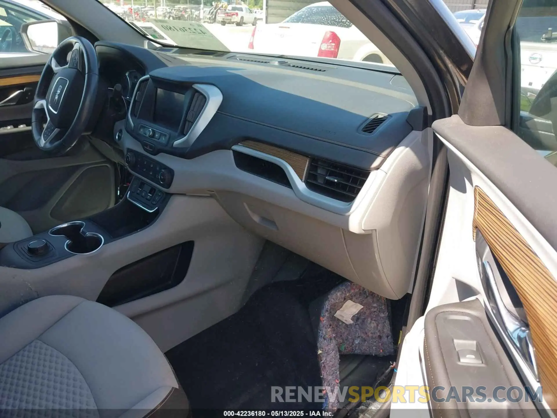 5 Photograph of a damaged car 3GKALMEV7ML320002 GMC TERRAIN 2021