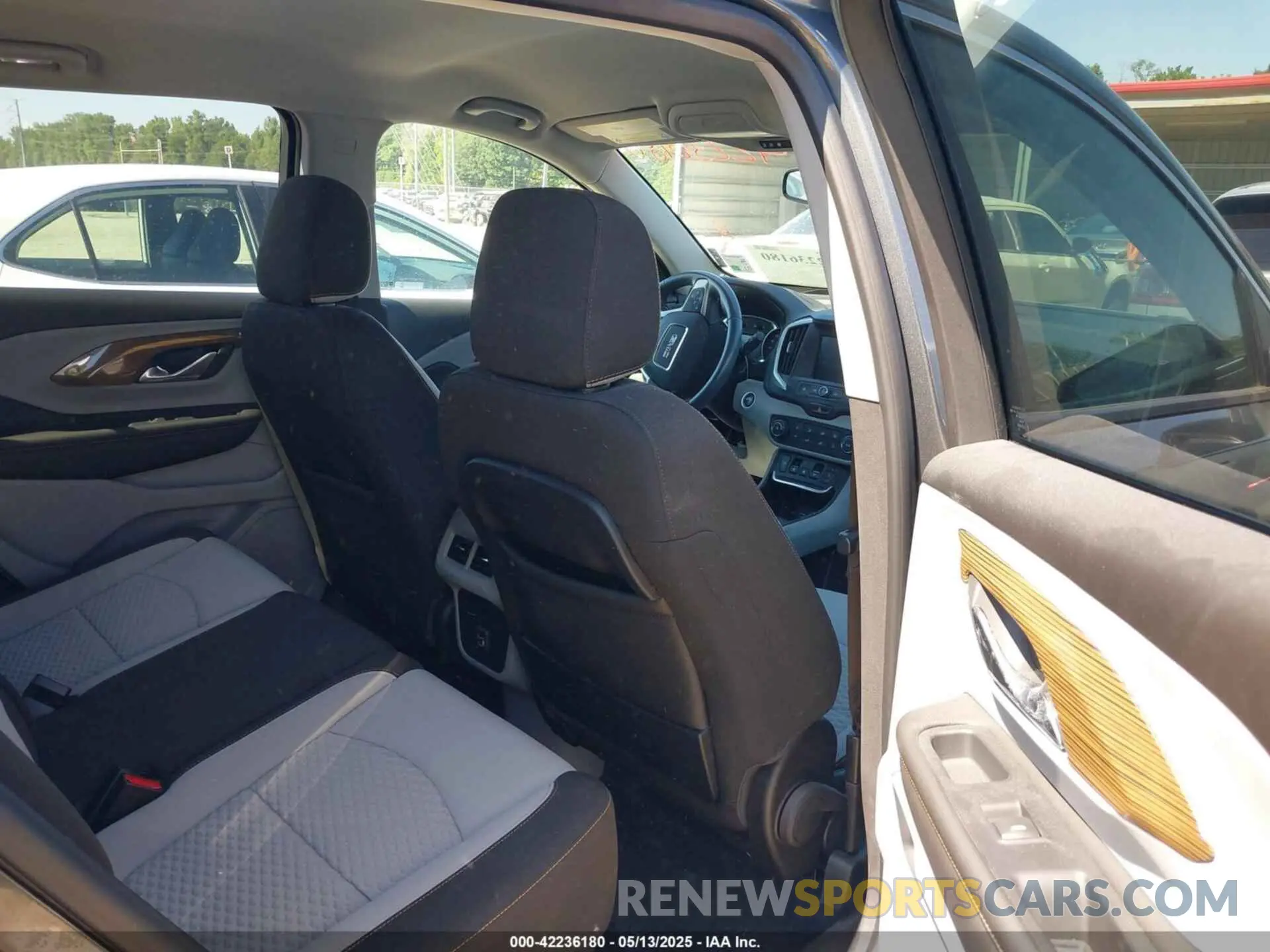 8 Photograph of a damaged car 3GKALMEV7ML320002 GMC TERRAIN 2021