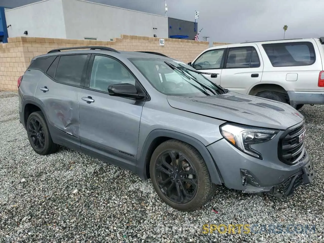 4 Photograph of a damaged car 3GKALMEV7ML362606 GMC TERRAIN 2021