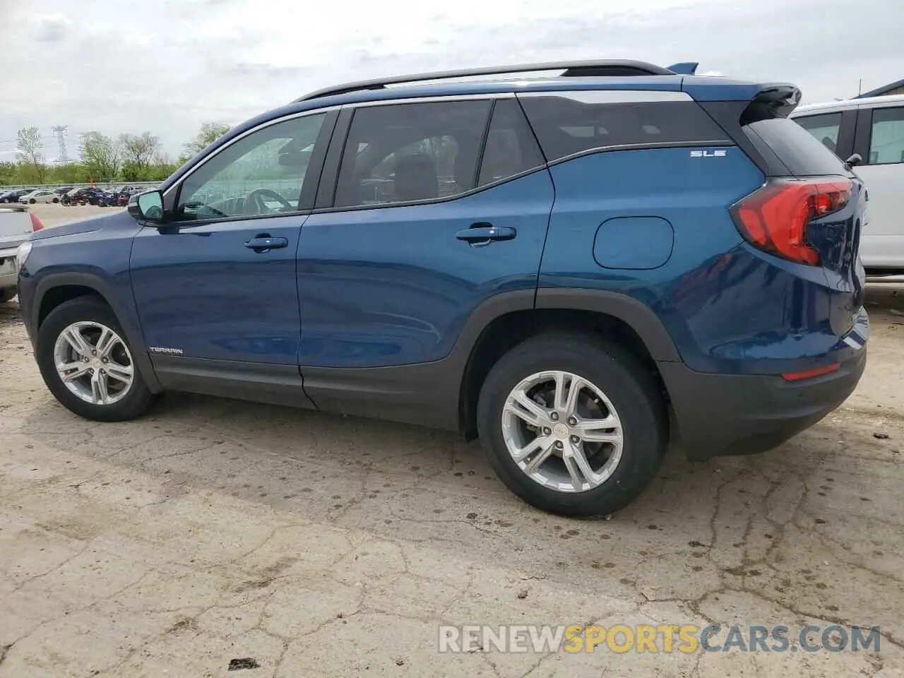 2 Photograph of a damaged car 3GKALMEV7ML382158 GMC TERRAIN 2021