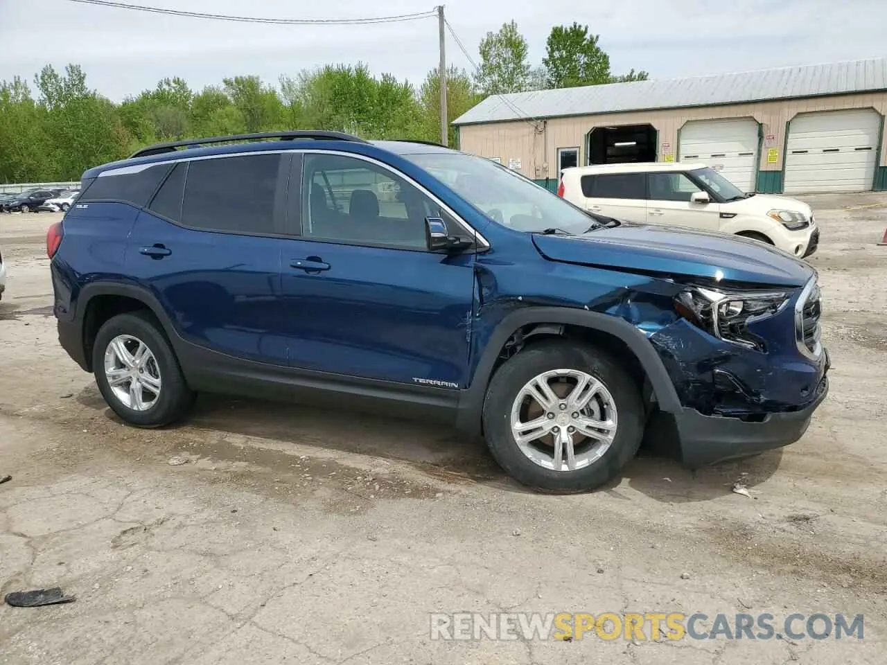 4 Photograph of a damaged car 3GKALMEV7ML382158 GMC TERRAIN 2021