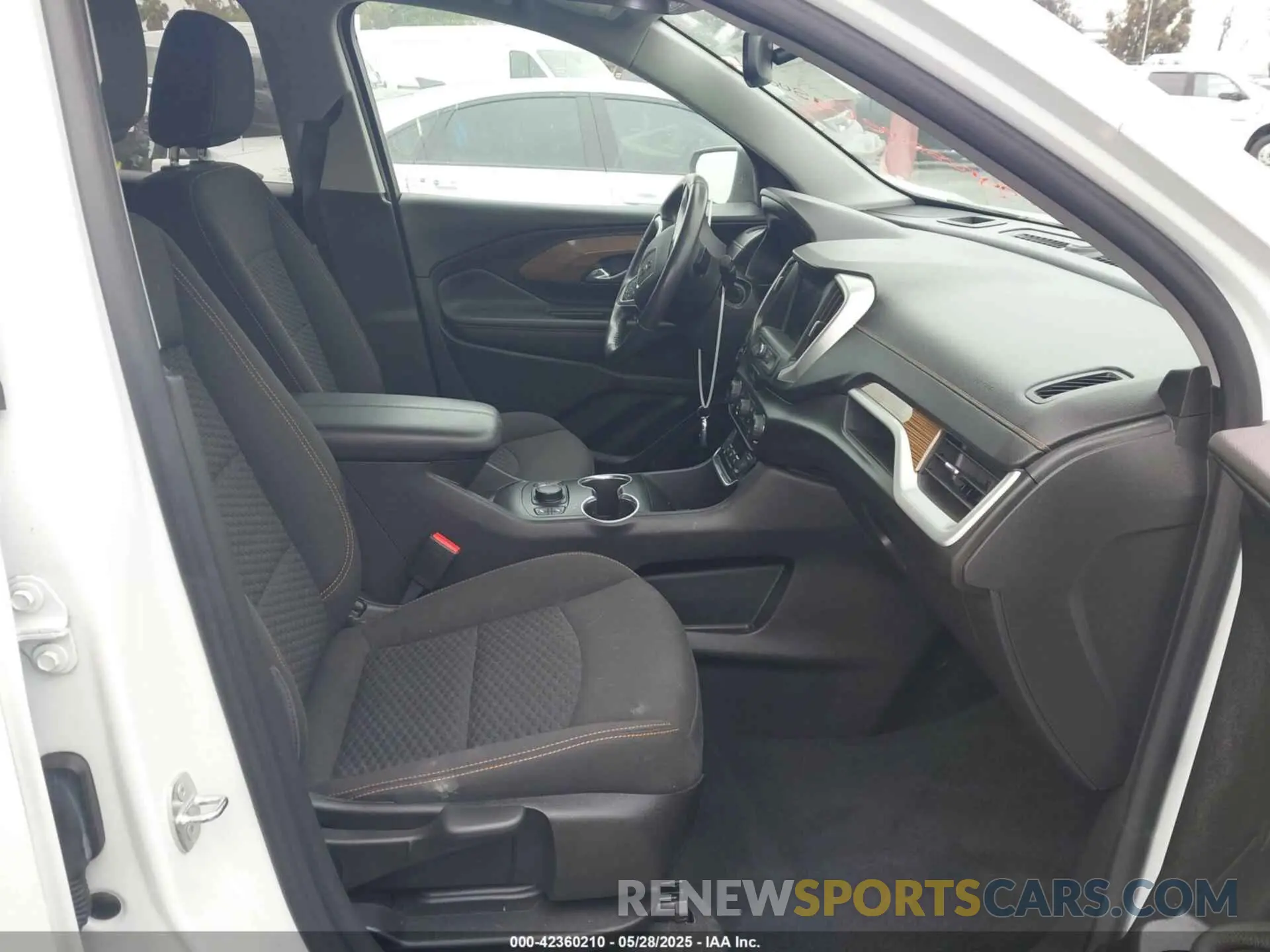 5 Photograph of a damaged car 3GKALMEV7ML386100 GMC TERRAIN 2021