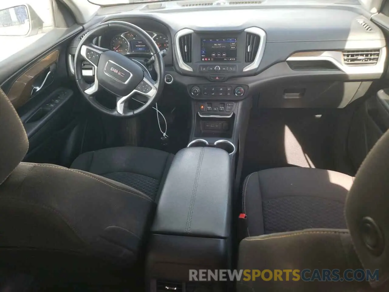 8 Photograph of a damaged car 3GKALMEV7ML401016 GMC TERRAIN 2021
