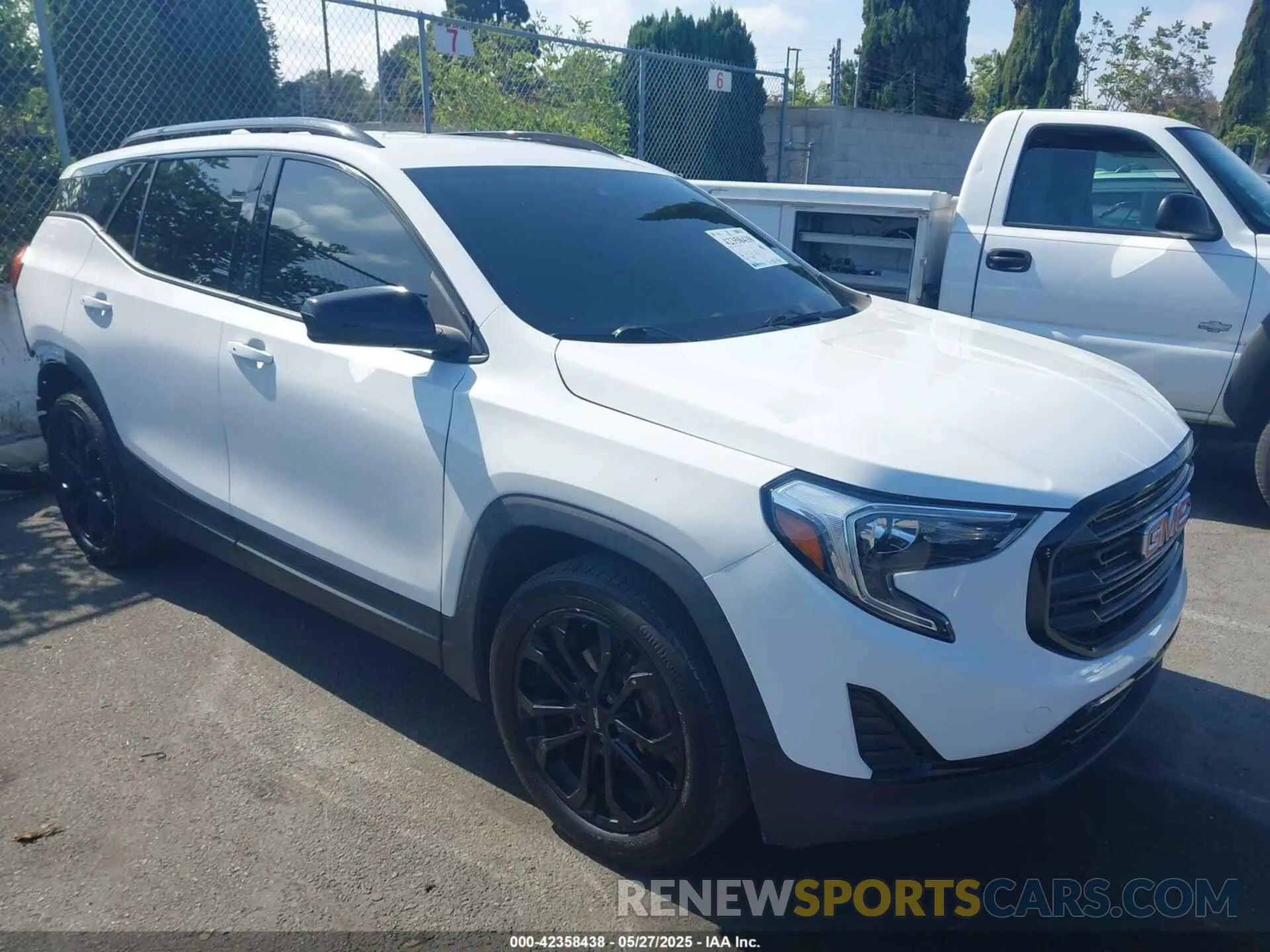 1 Photograph of a damaged car 3GKALMEV8ML345328 GMC TERRAIN 2021