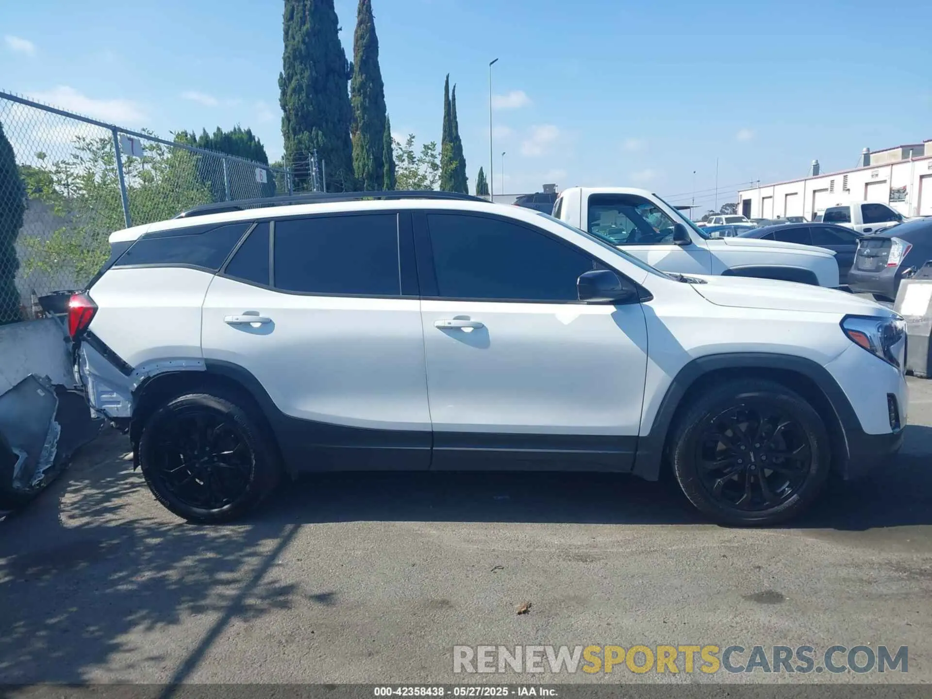 14 Photograph of a damaged car 3GKALMEV8ML345328 GMC TERRAIN 2021