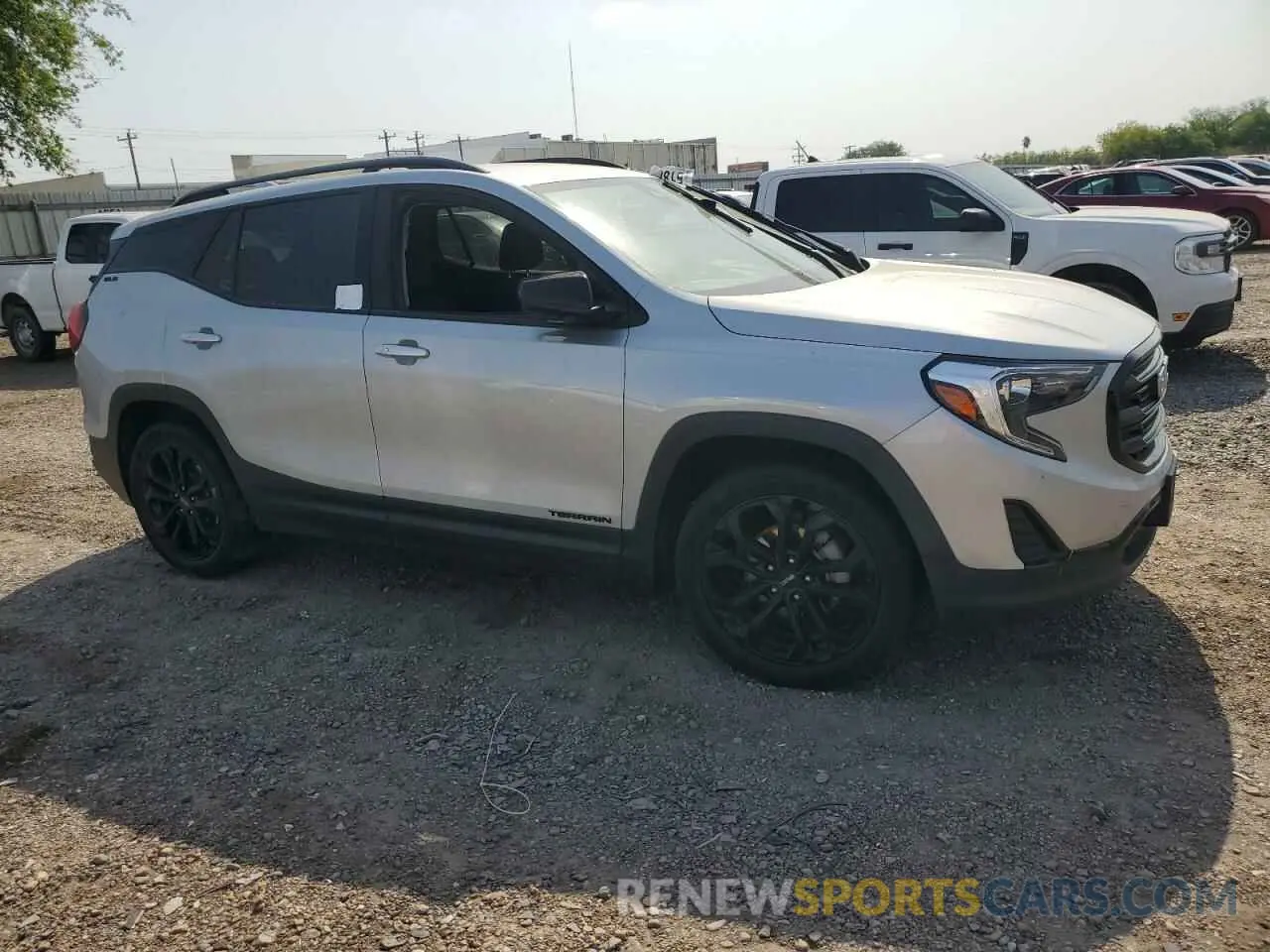 4 Photograph of a damaged car 3GKALMEV8ML369564 GMC TERRAIN 2021