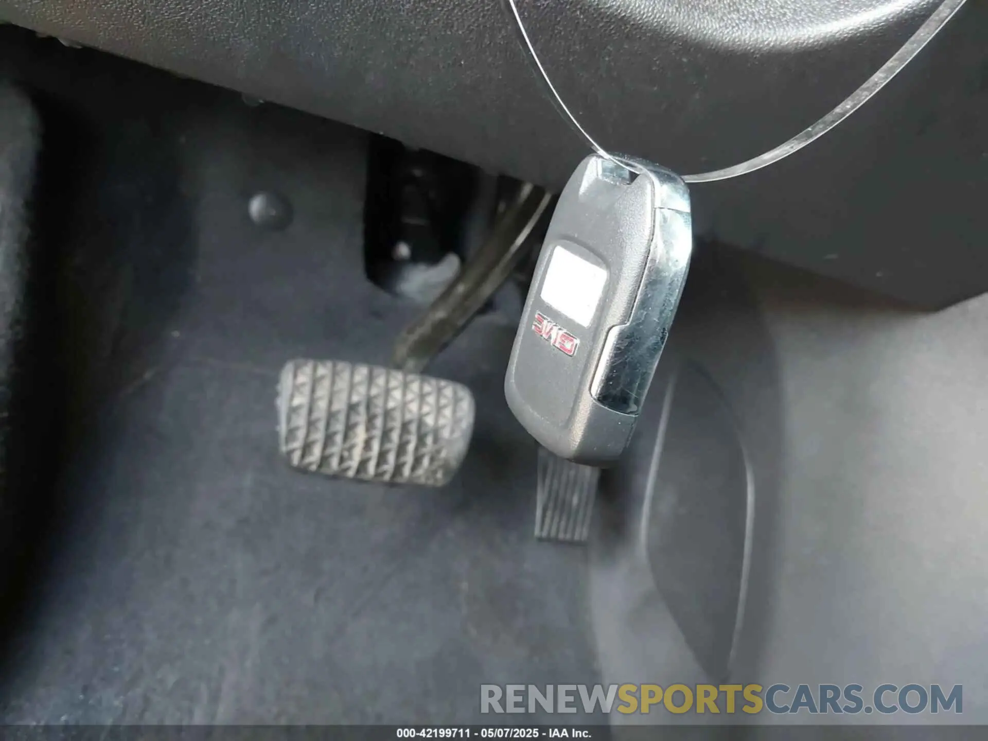 11 Photograph of a damaged car 3GKALMEVXML385622 GMC TERRAIN 2021