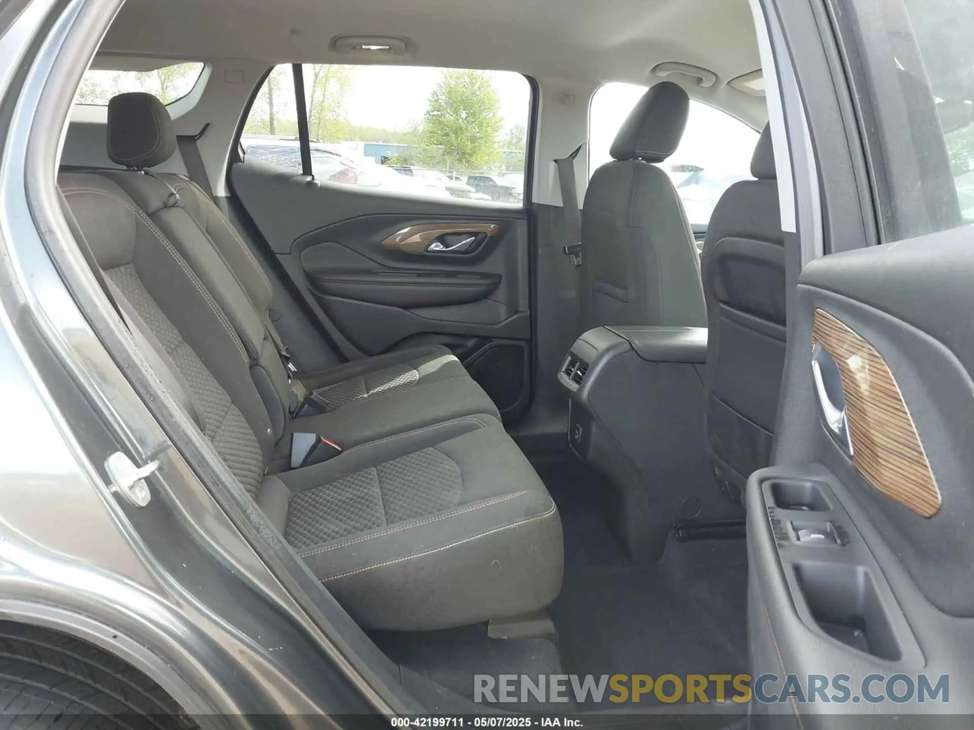 8 Photograph of a damaged car 3GKALMEVXML385622 GMC TERRAIN 2021