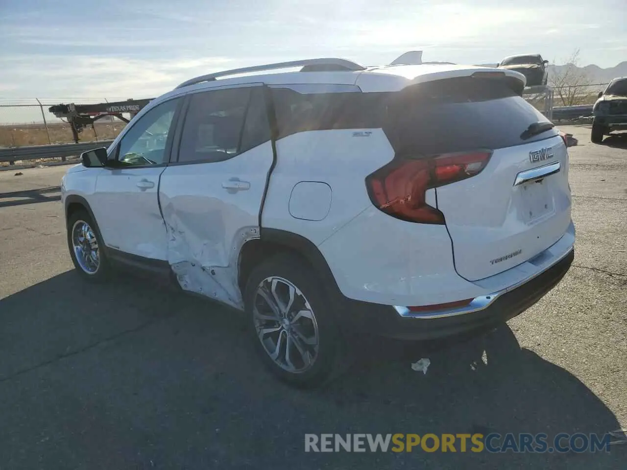 2 Photograph of a damaged car 3GKALPEV0ML317086 GMC TERRAIN 2021