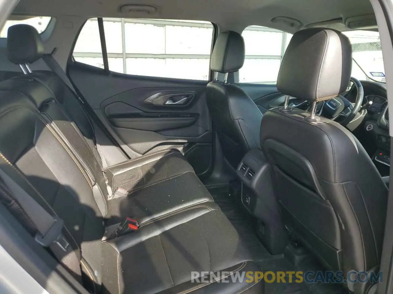 11 Photograph of a damaged car 3GKALPEV3ML363558 GMC TERRAIN 2021