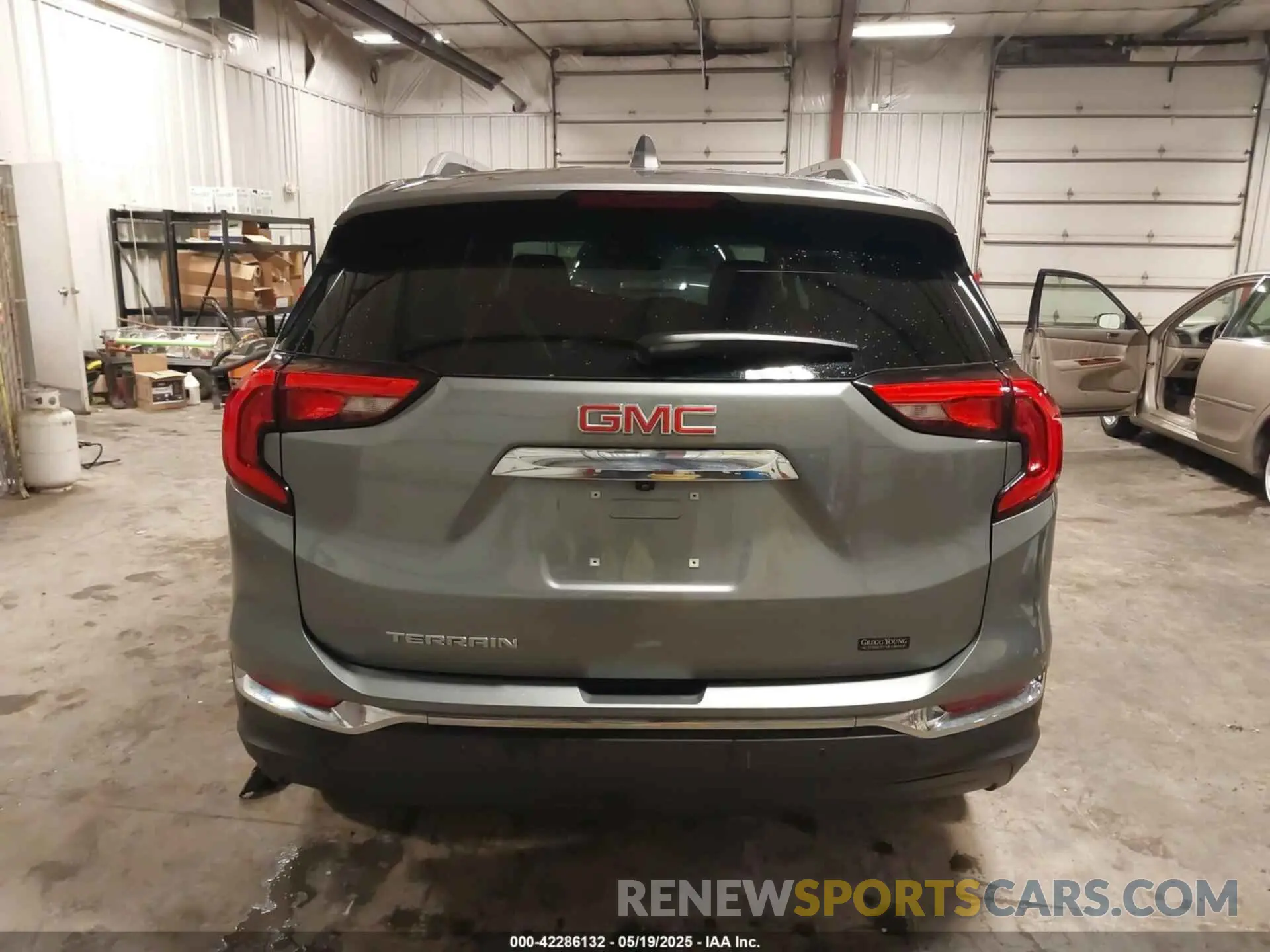 17 Photograph of a damaged car 3GKALPEV5ML337611 GMC TERRAIN 2021
