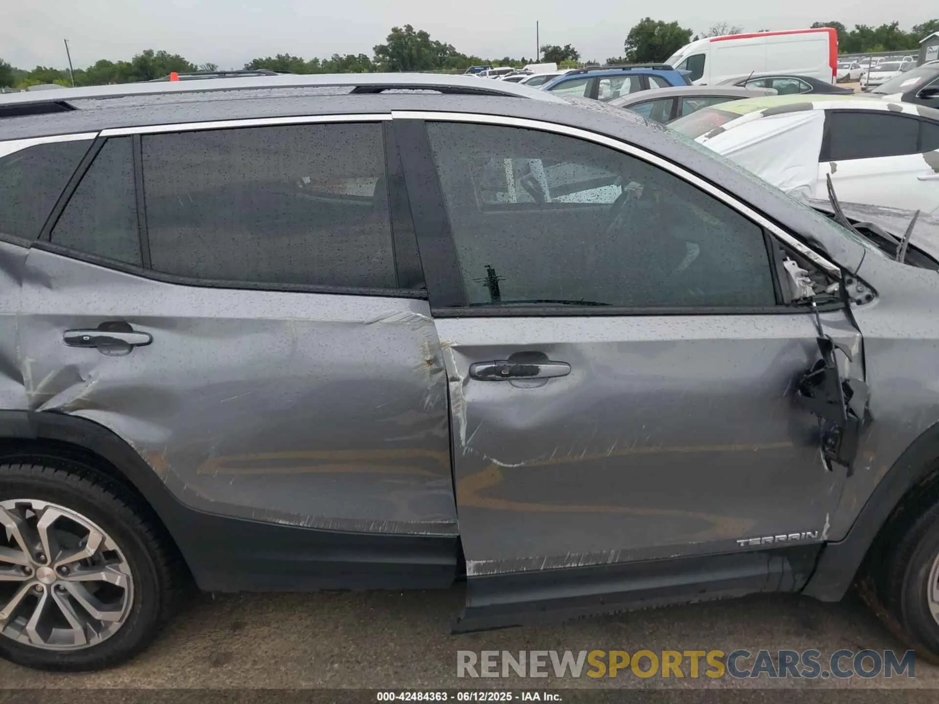 13 Photograph of a damaged car 3GKALPEV5ML376313 GMC TERRAIN 2021