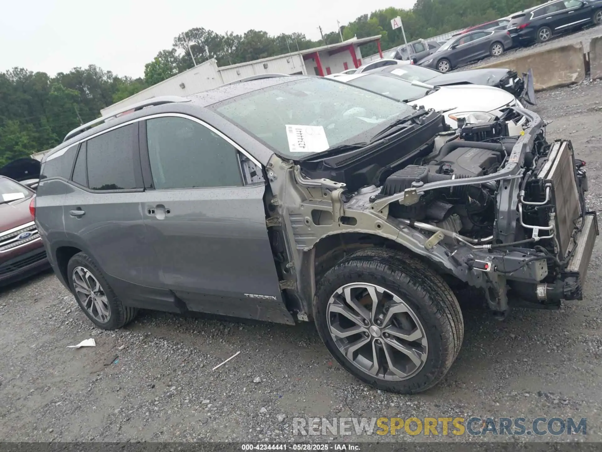 13 Photograph of a damaged car 3GKALPEV6ML315889 GMC TERRAIN 2021