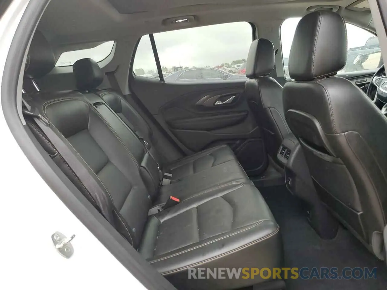 11 Photograph of a damaged car 3GKALPEV7ML335844 GMC TERRAIN 2021