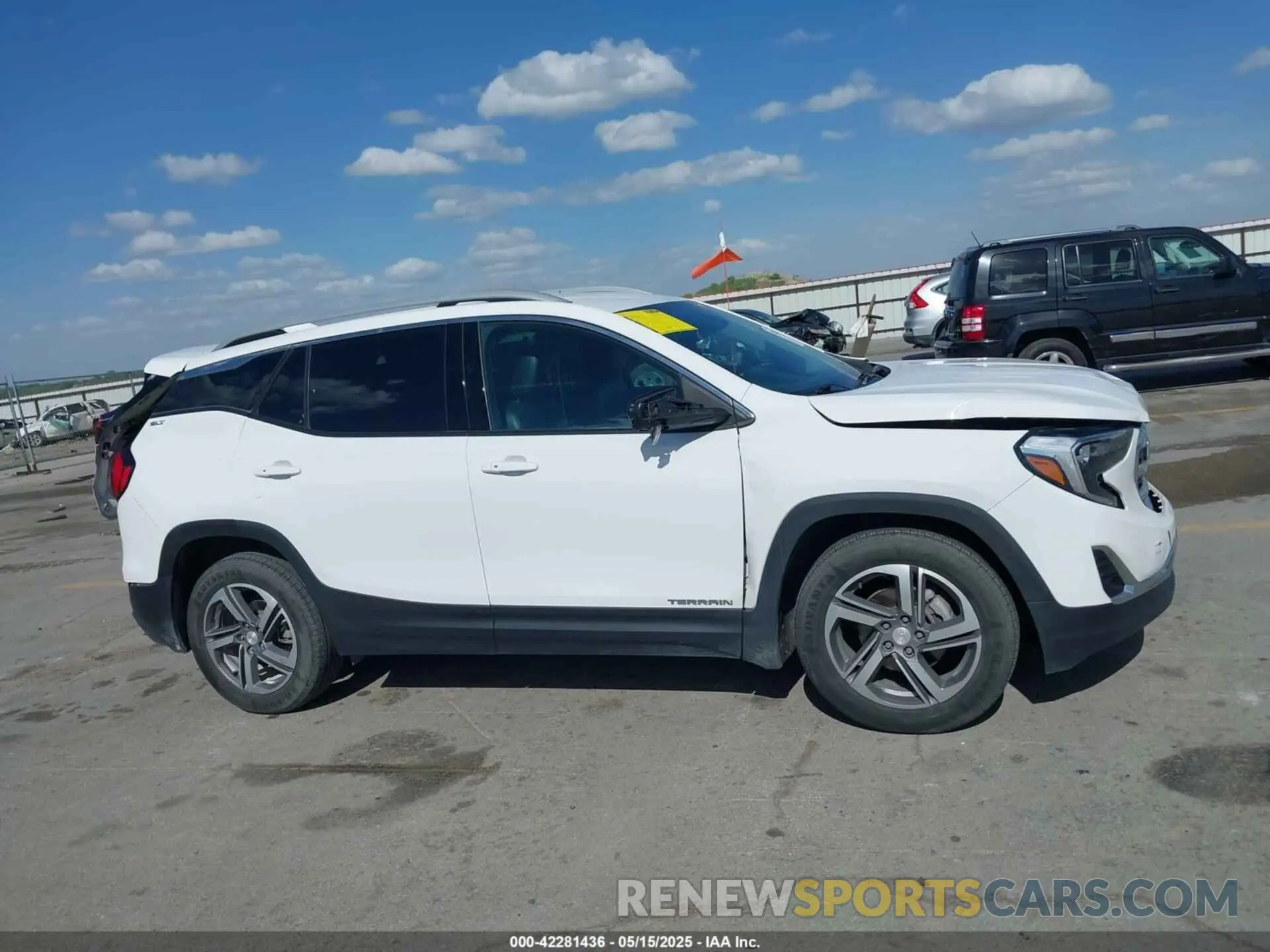 14 Photograph of a damaged car 3GKALPEV7ML391587 GMC TERRAIN 2021