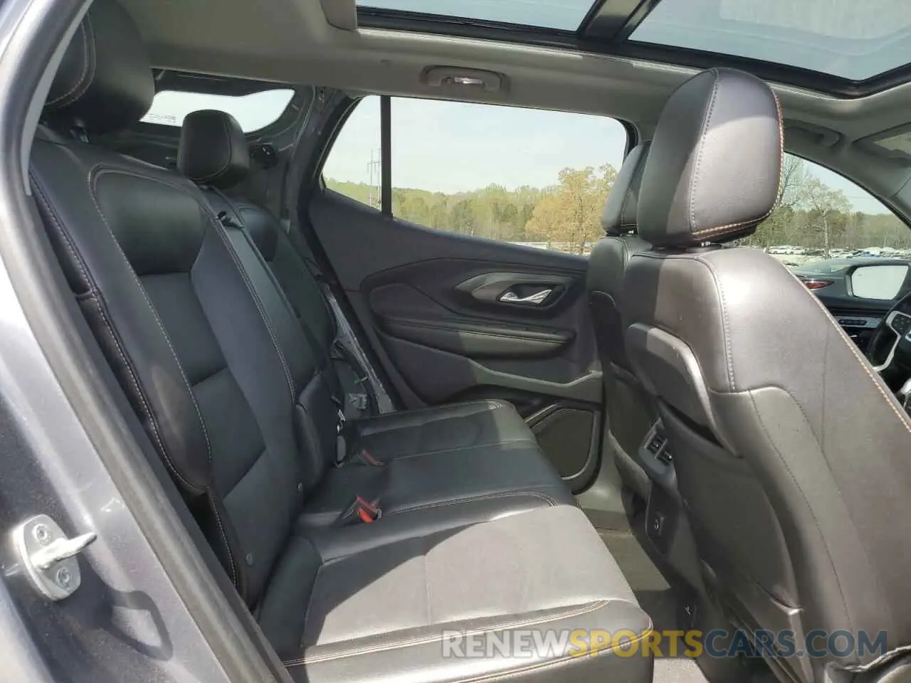 11 Photograph of a damaged car 3GKALPEVXML320139 GMC TERRAIN 2021