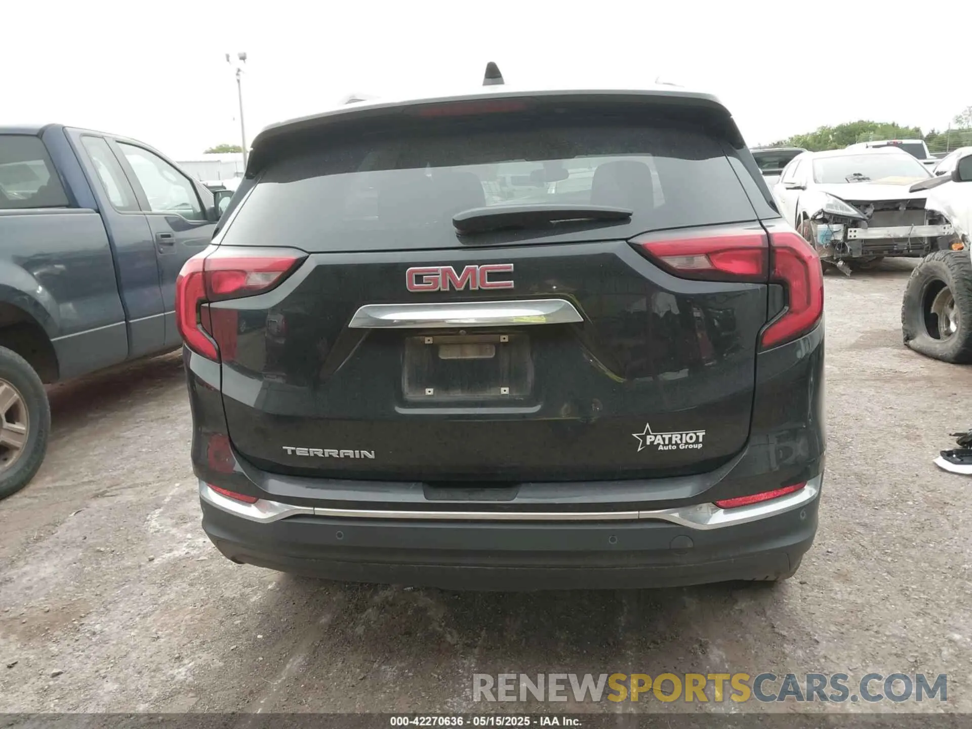 17 Photograph of a damaged car 3GKALPEVXML376677 GMC TERRAIN 2021