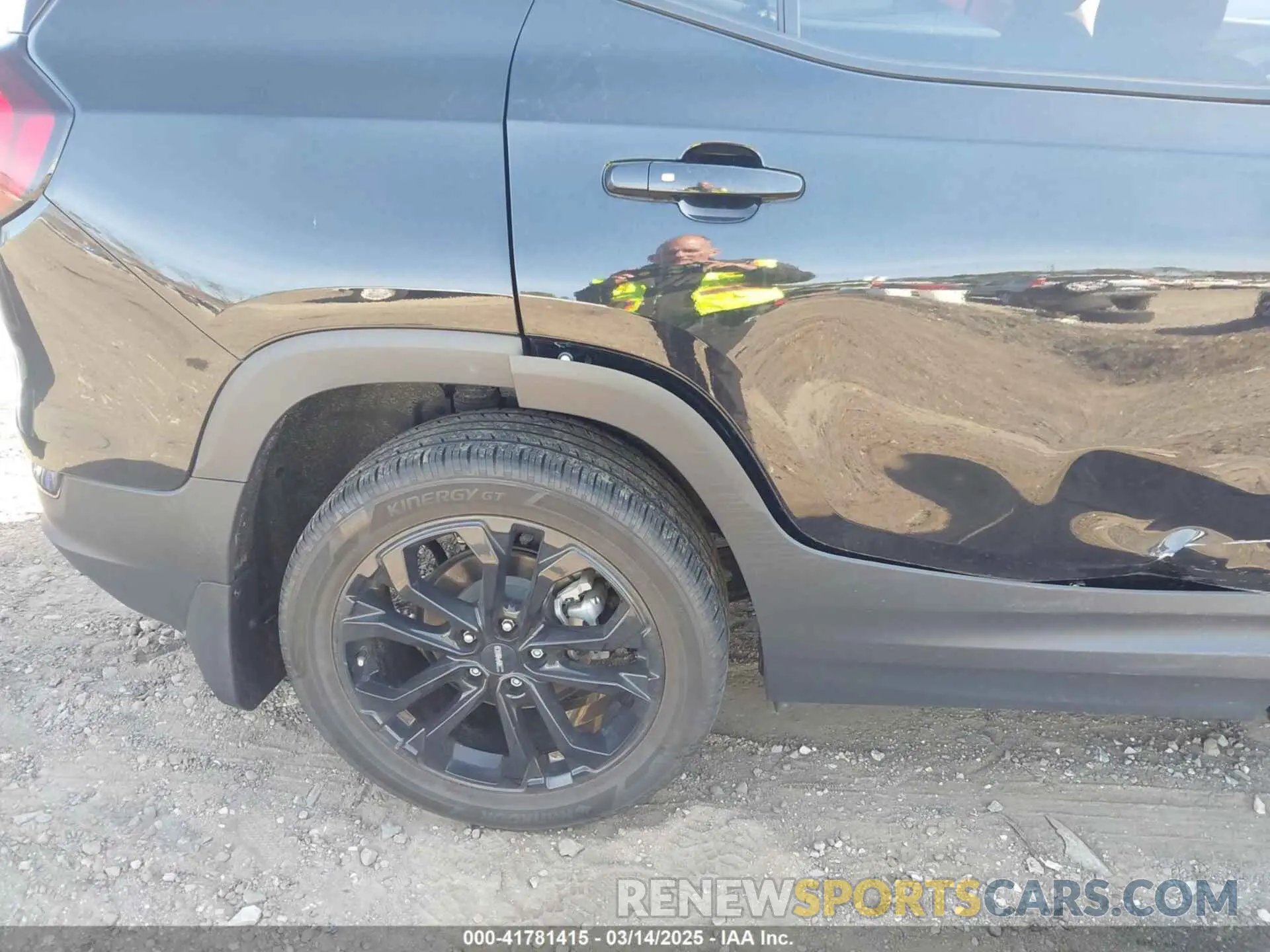 17 Photograph of a damaged car 3GKALTEV9ML322053 GMC TERRAIN 2021