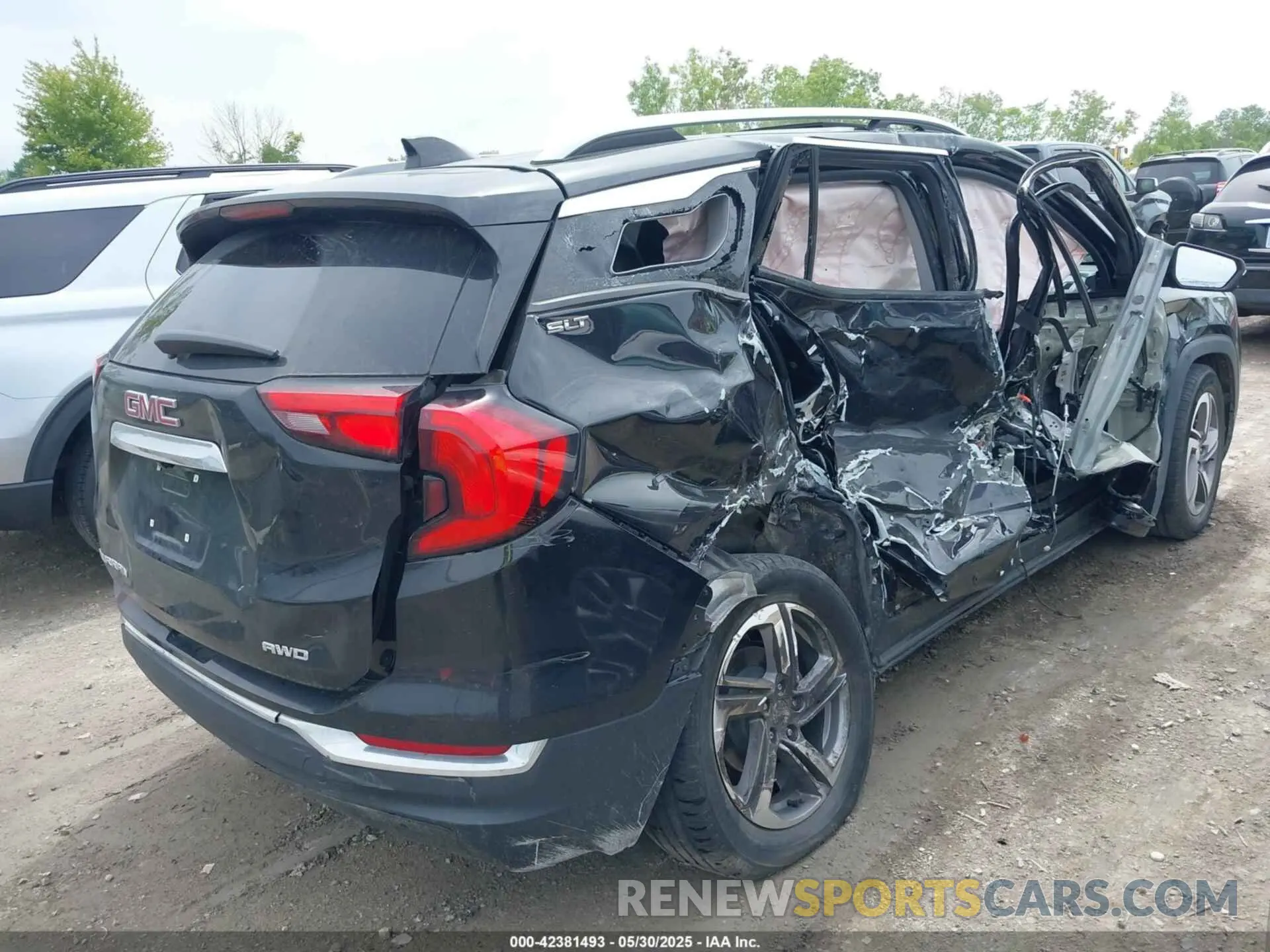 4 Photograph of a damaged car 3GKALVEV1ML393601 GMC TERRAIN 2021