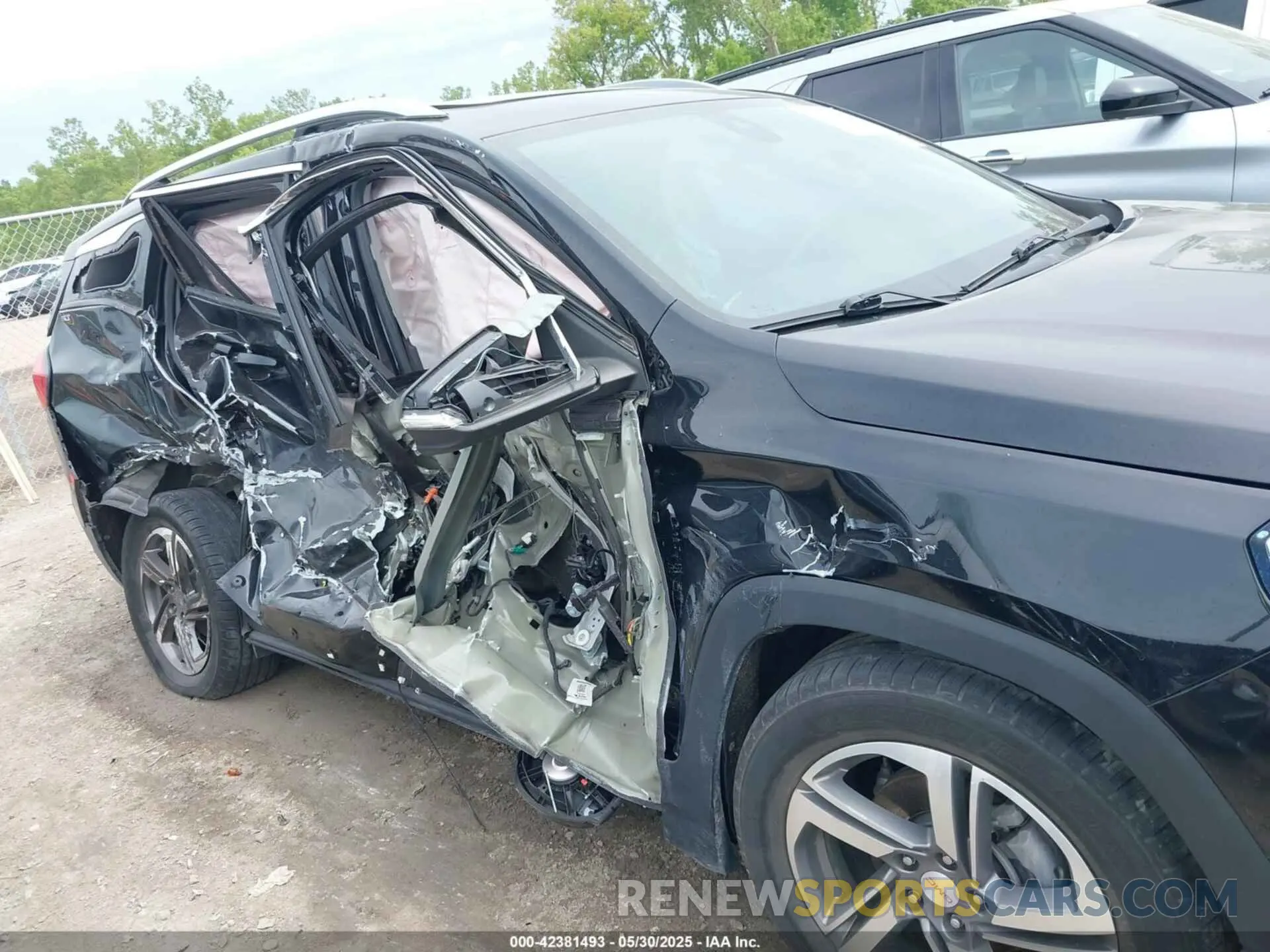 6 Photograph of a damaged car 3GKALVEV1ML393601 GMC TERRAIN 2021