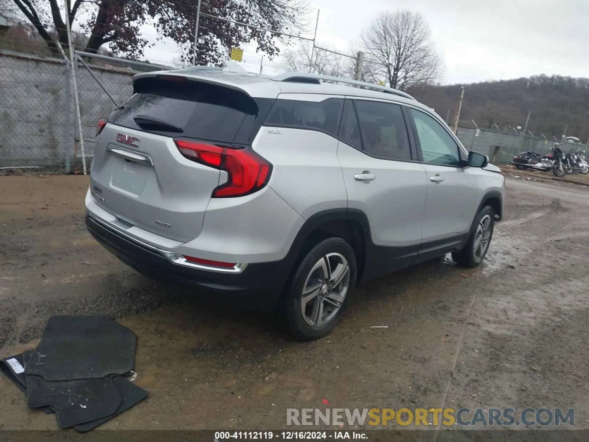 4 Photograph of a damaged car 3GKALVEV2ML332953 GMC TERRAIN 2021