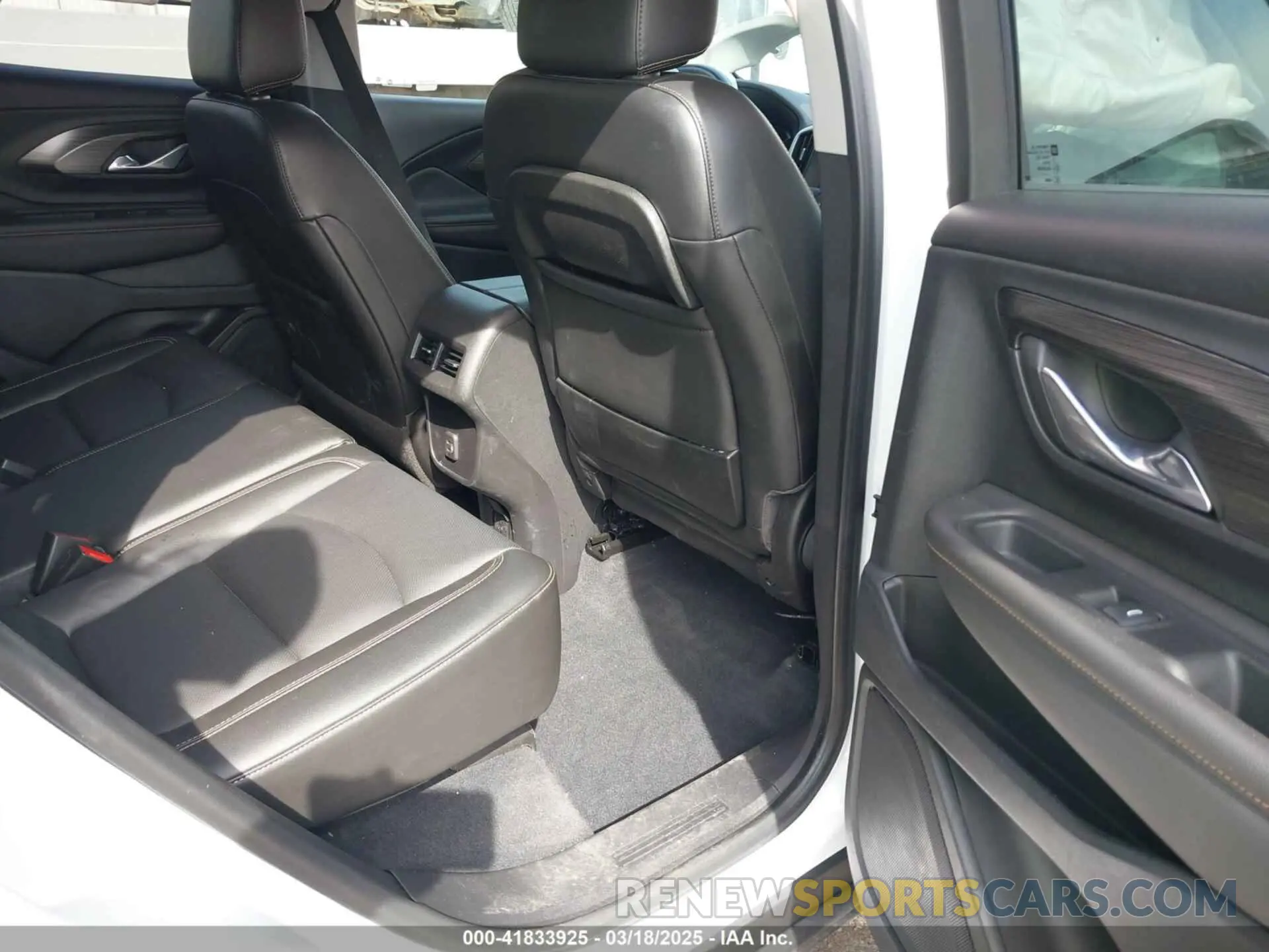 8 Photograph of a damaged car 3GKALVEV5ML383329 GMC TERRAIN 2021