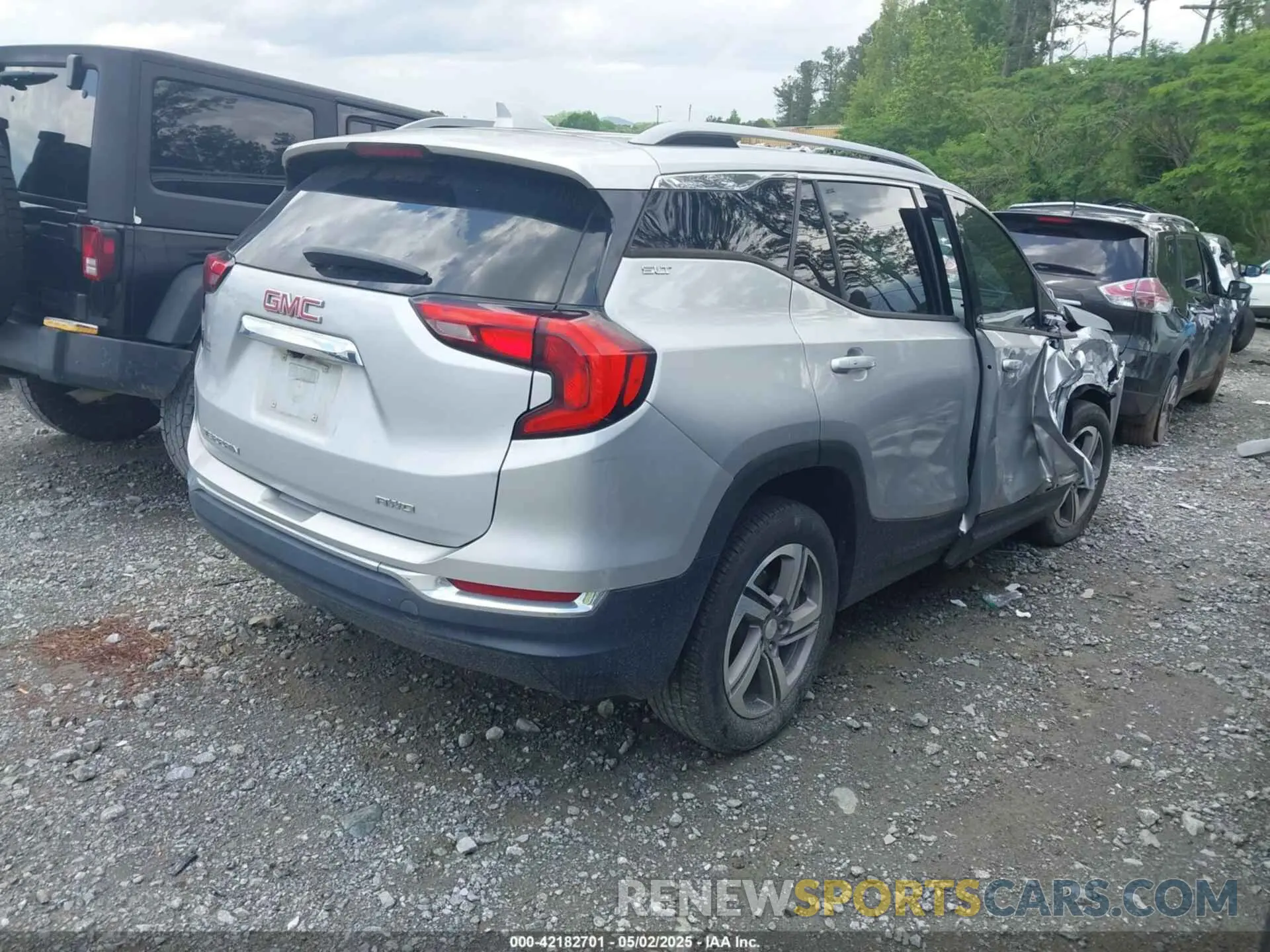 4 Photograph of a damaged car 3GKALVEV6ML301088 GMC TERRAIN 2021