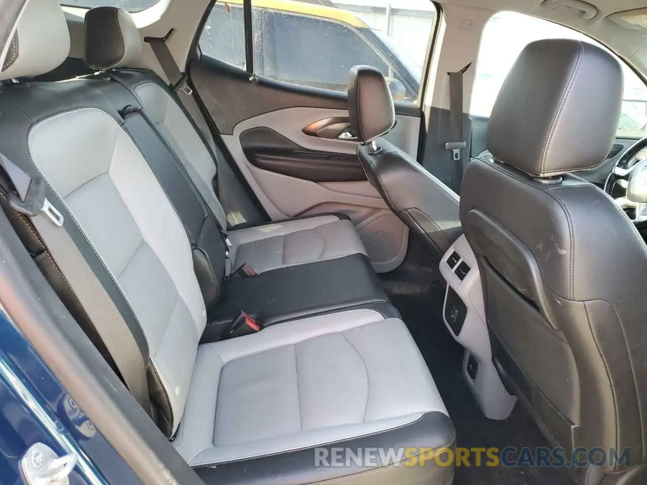 11 Photograph of a damaged car 3GKALVEV8ML315512 GMC TERRAIN 2021