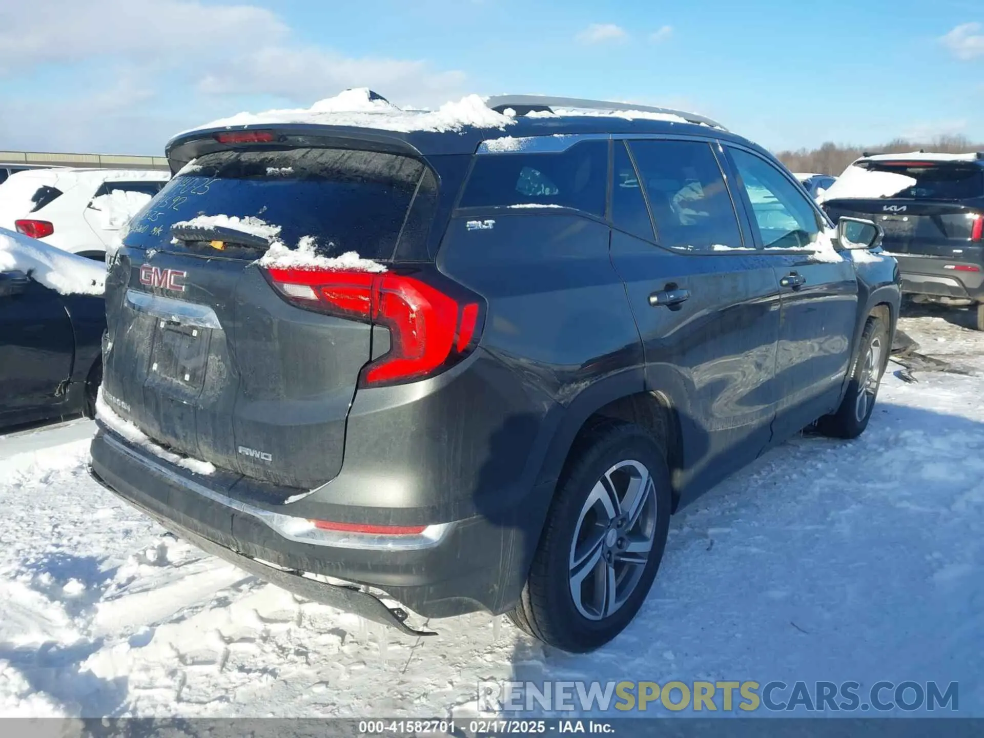 4 Photograph of a damaged car 3GKALVEV8ML374592 GMC TERRAIN 2021