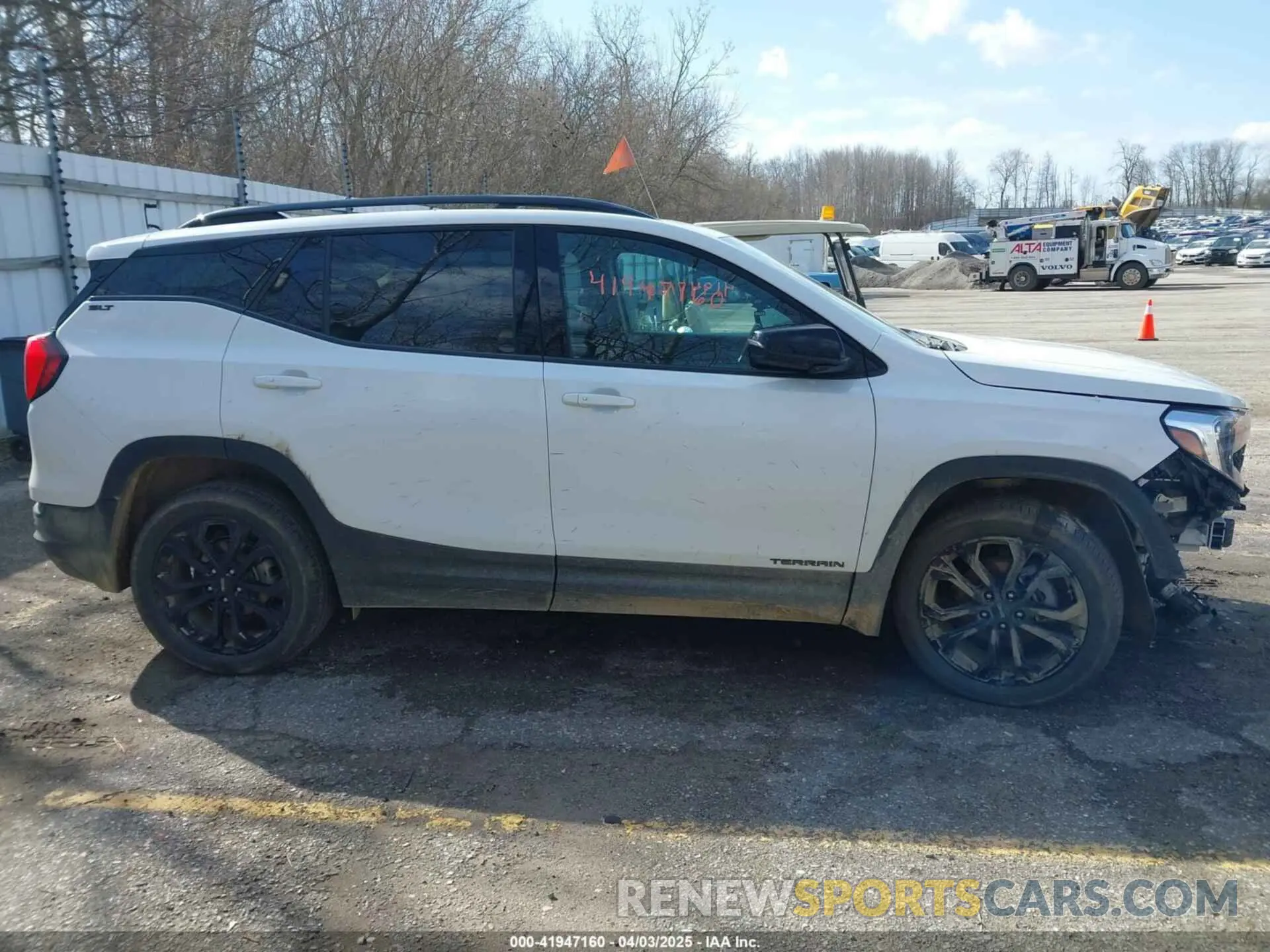 13 Photograph of a damaged car 3GKALVEV9ML388548 GMC TERRAIN 2021