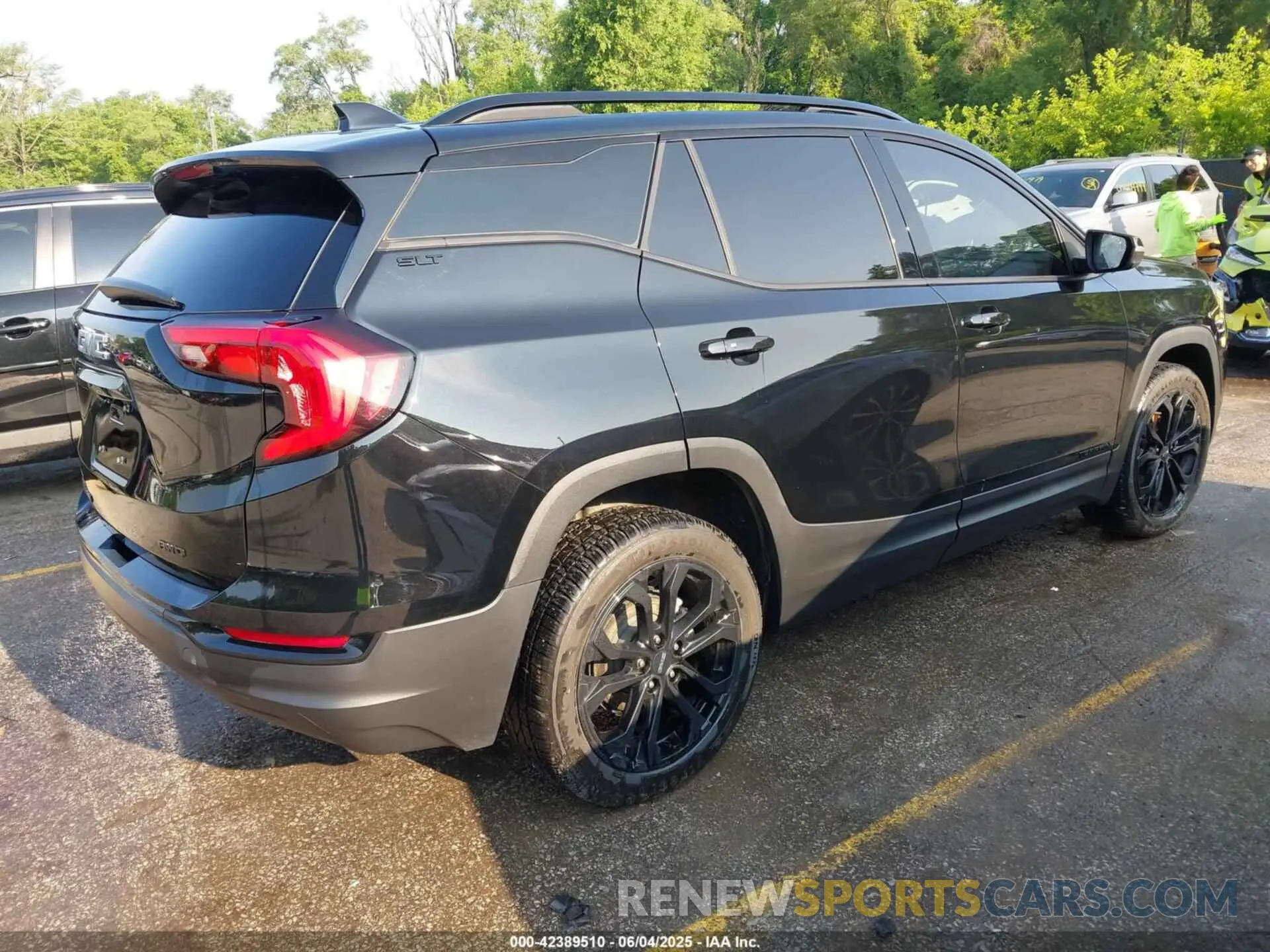 4 Photograph of a damaged car 3GKALVEVXML341383 GMC TERRAIN 2021