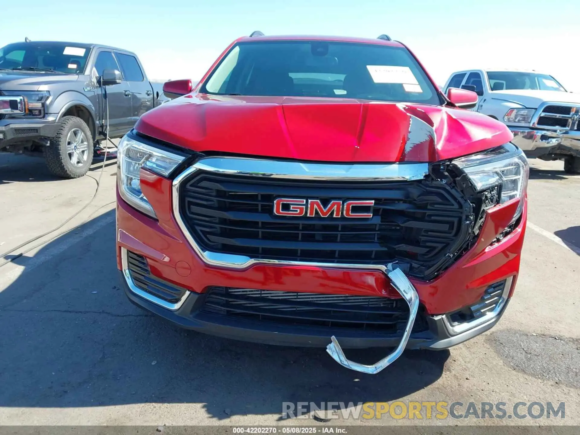 12 Photograph of a damaged car 3GKALMEV0NL178593 GMC TERRAIN 2022