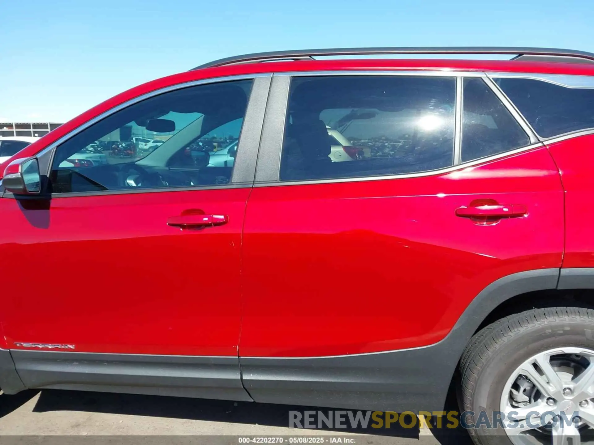 14 Photograph of a damaged car 3GKALMEV0NL178593 GMC TERRAIN 2022