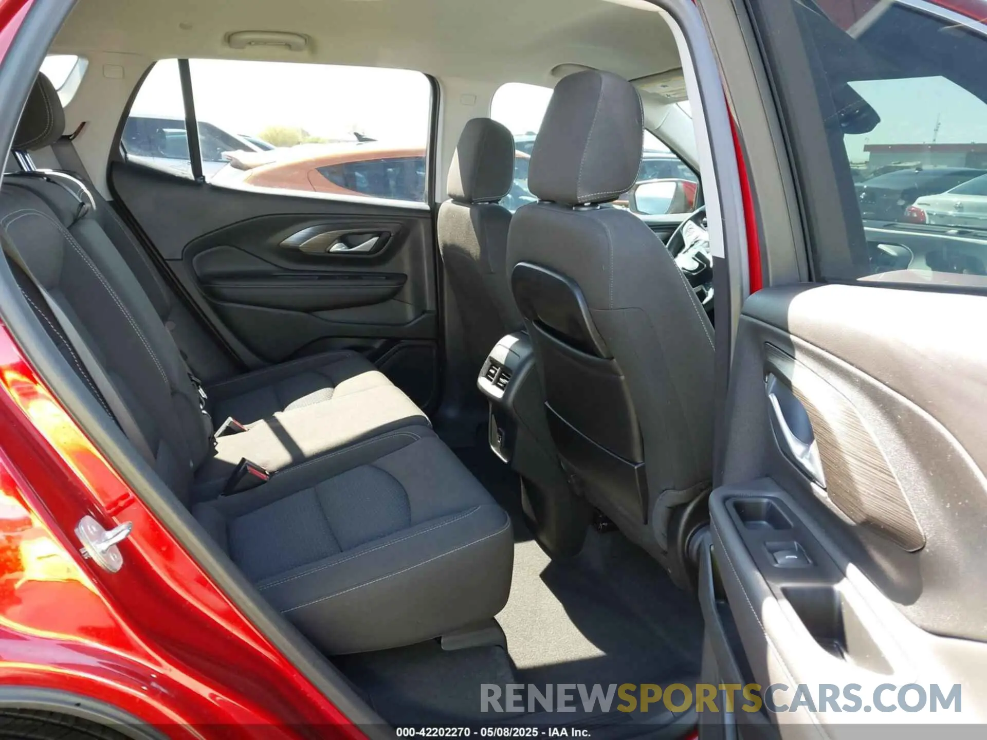 8 Photograph of a damaged car 3GKALMEV0NL178593 GMC TERRAIN 2022
