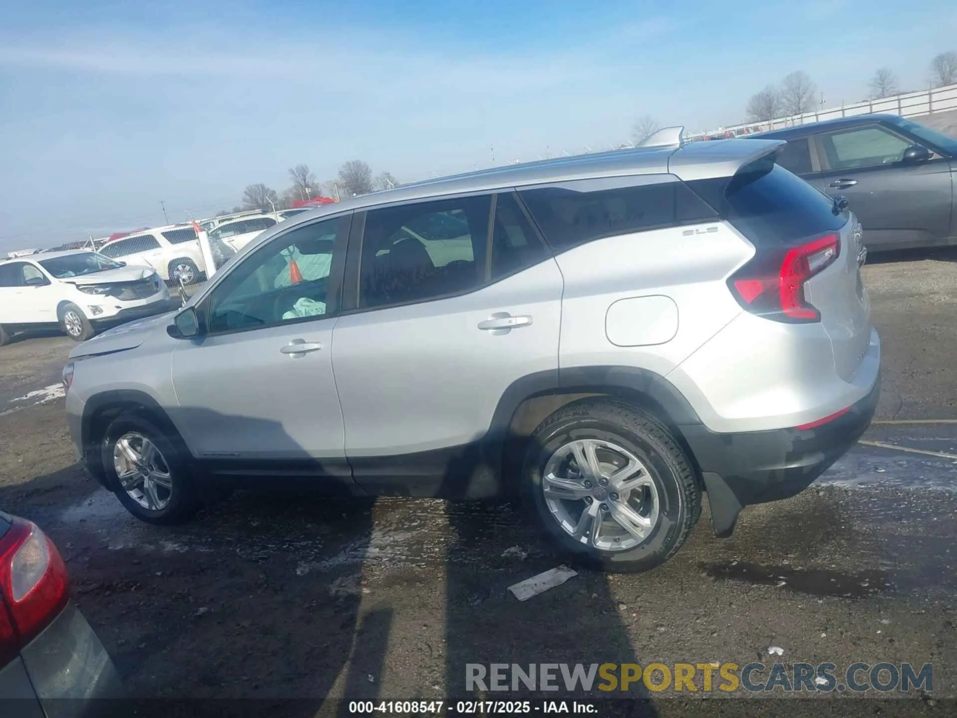 14 Photograph of a damaged car 3GKALMEV0NL190467 GMC TERRAIN 2022